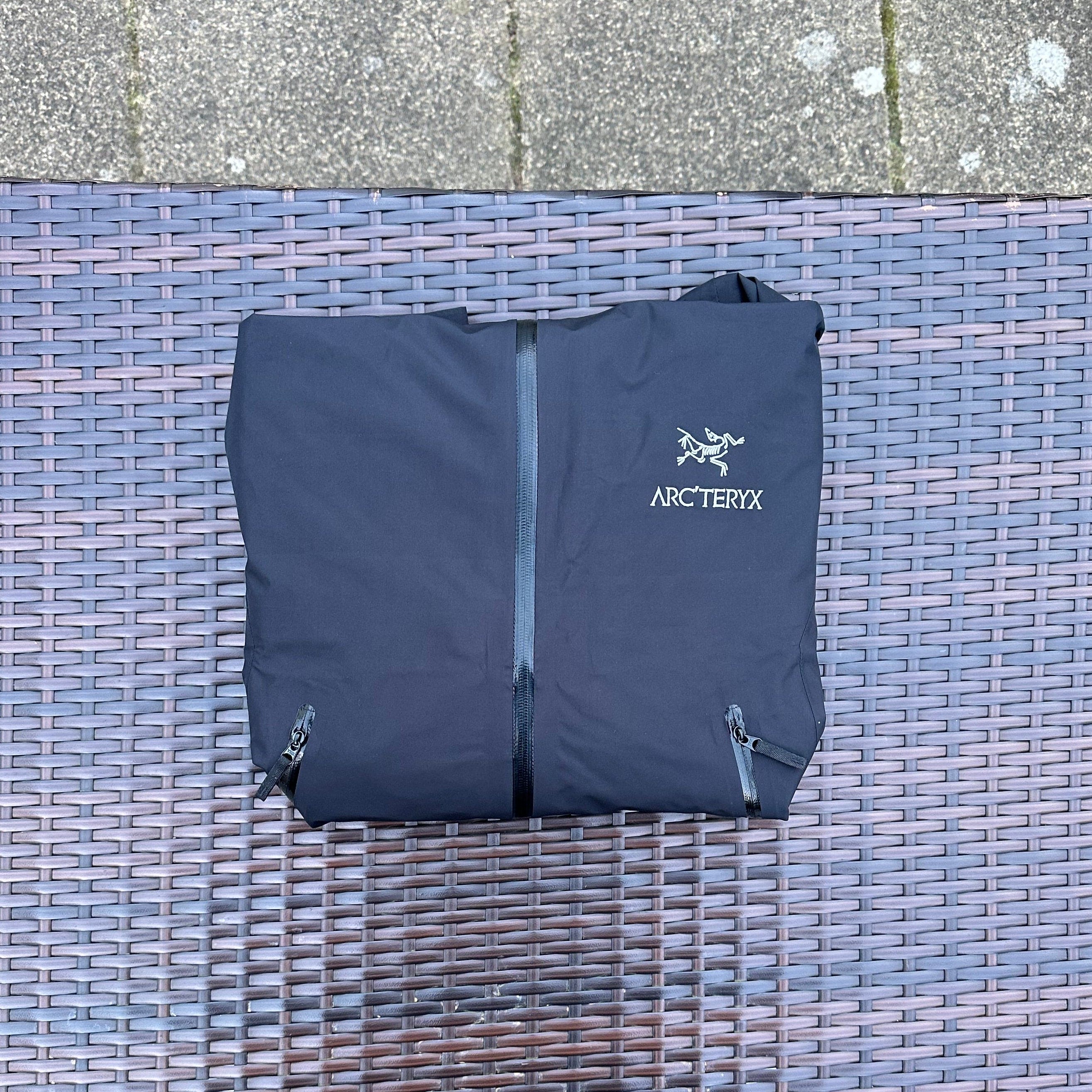 Arcteryx Black SV GORE-TEX Jacket - Image 3