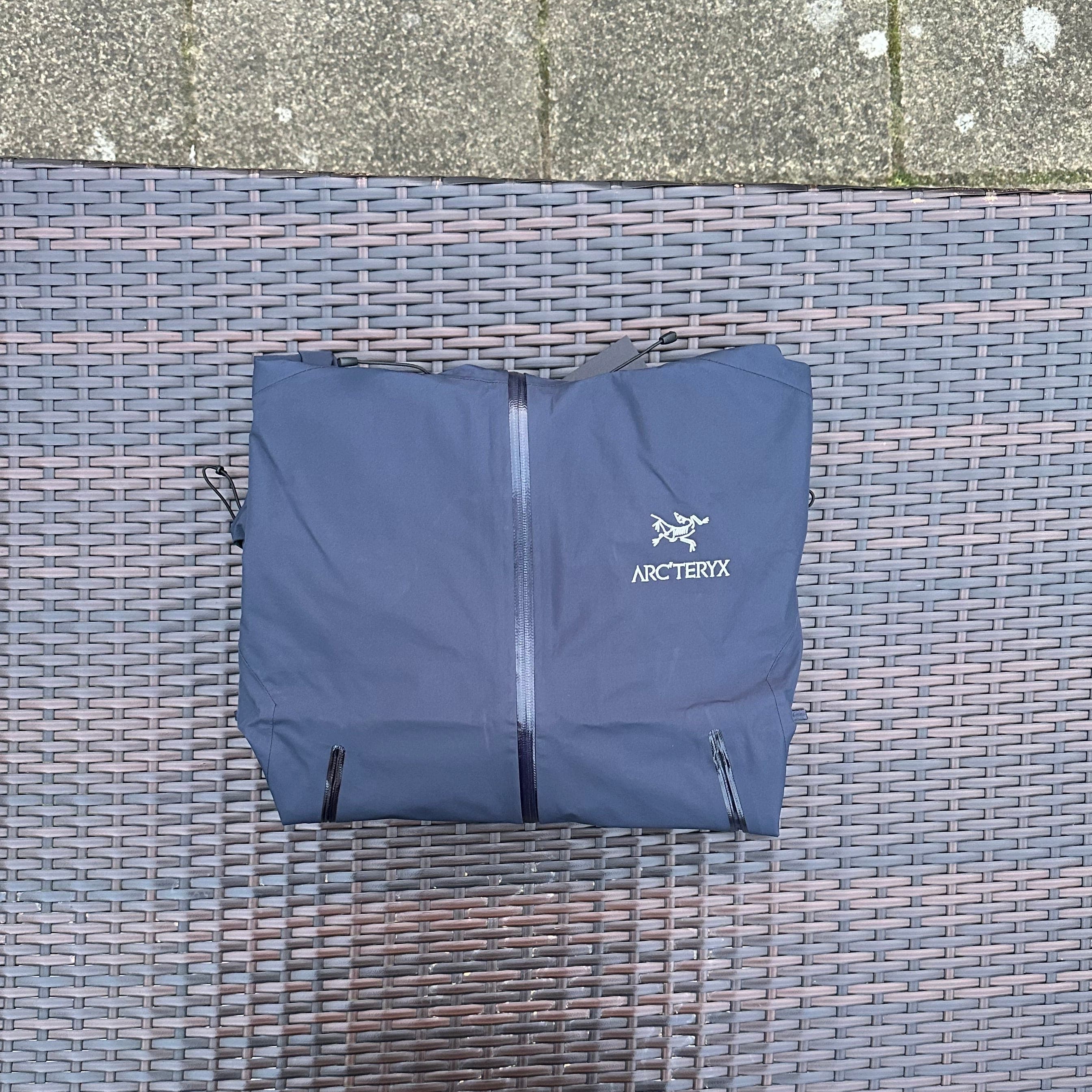 Arcteryx Dark Blue SV GORE-TEX Jacket - Image 3