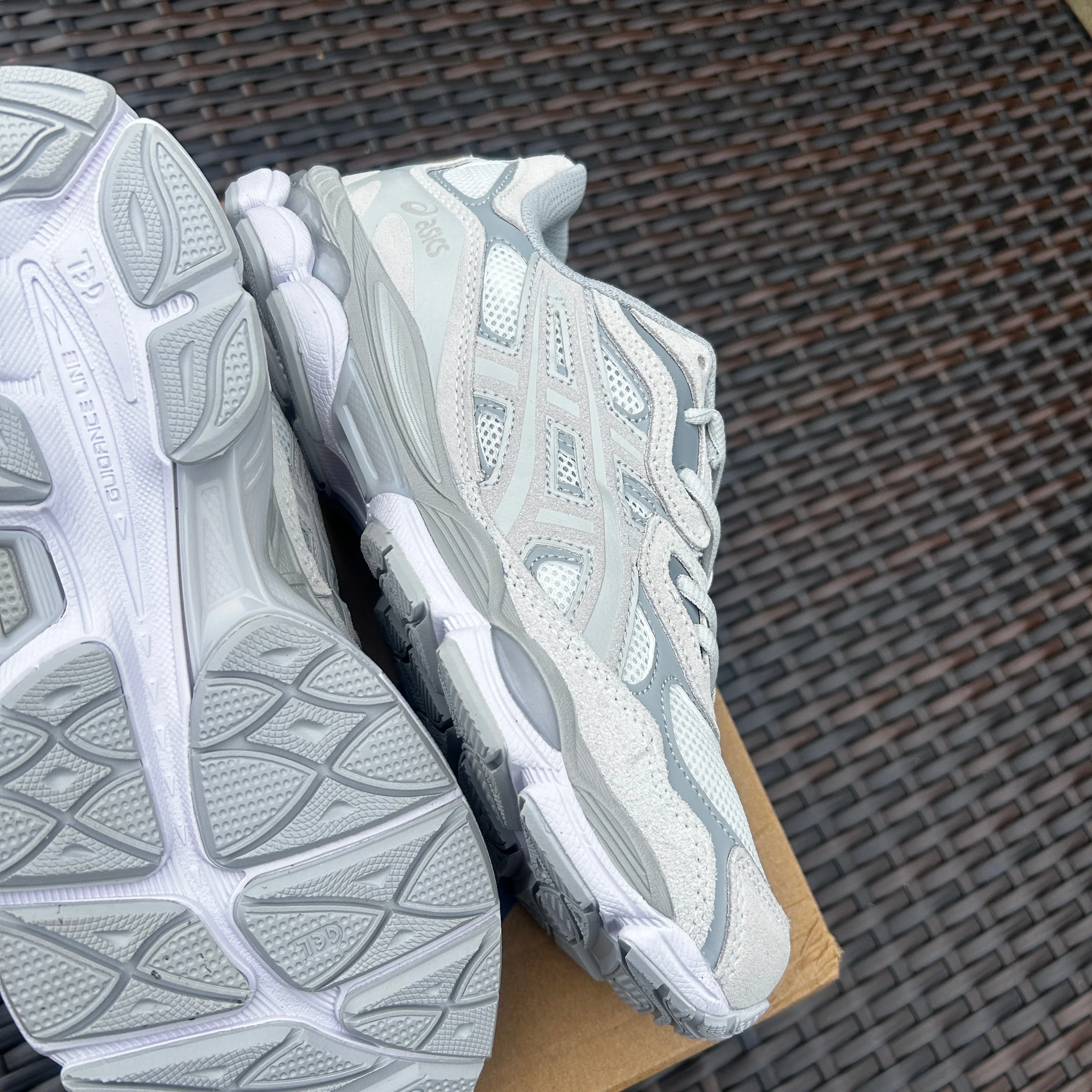 ASICS GEL-NYC Cream Cloud Grey - Image 3