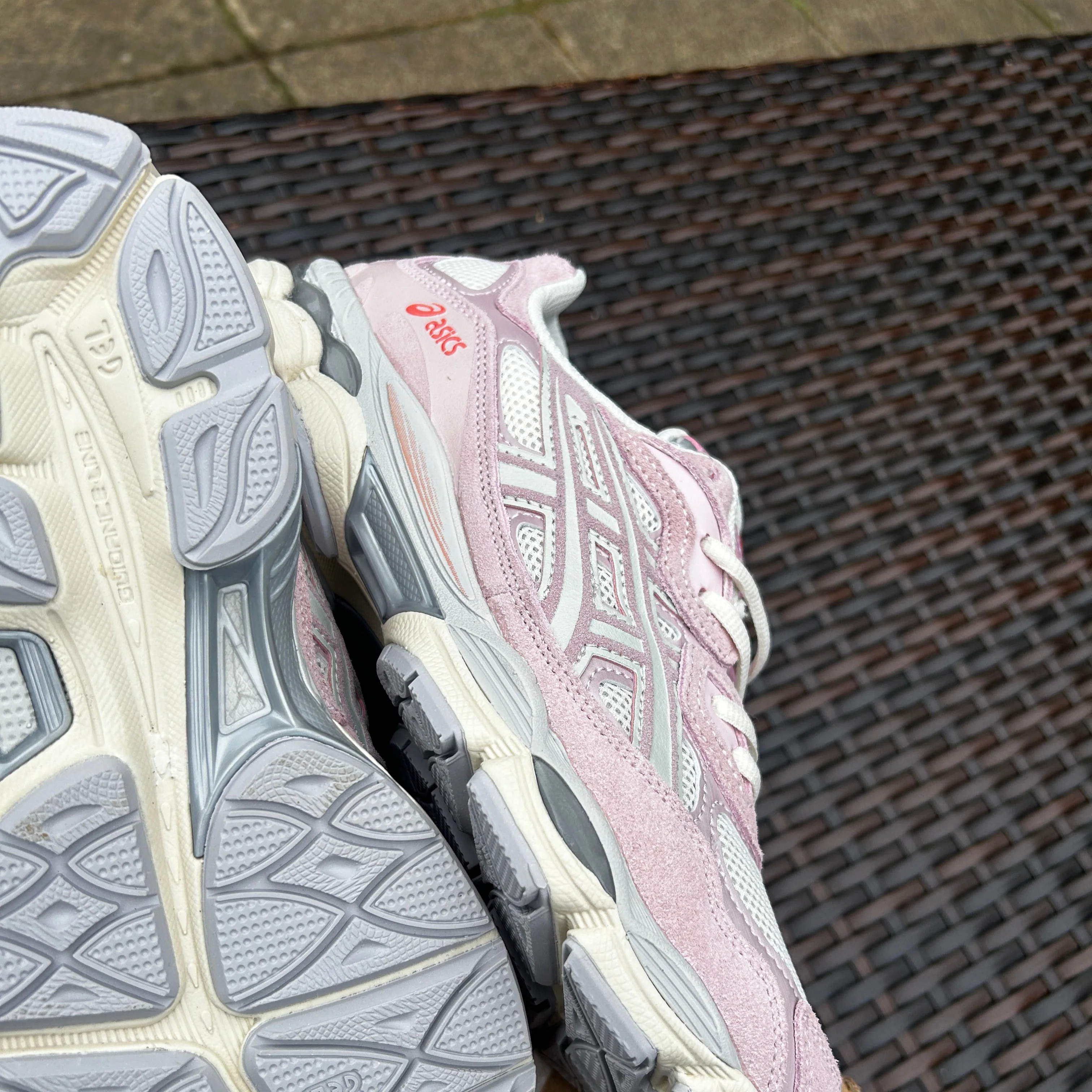 ASICS GEL-NYC Cream Rose Water - Image 2