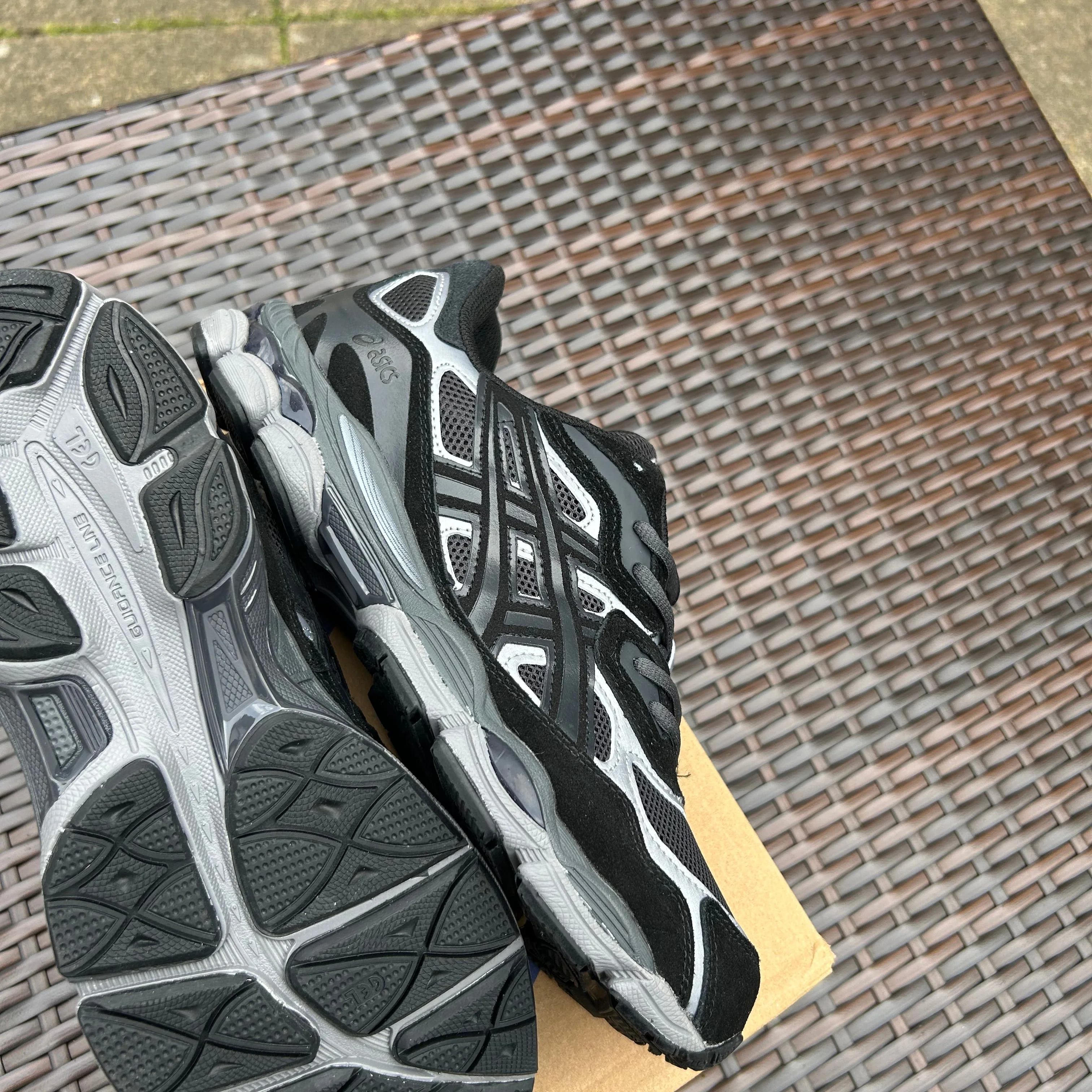 ASICS GEL-NYC Graphite Grey/Black - Image 3