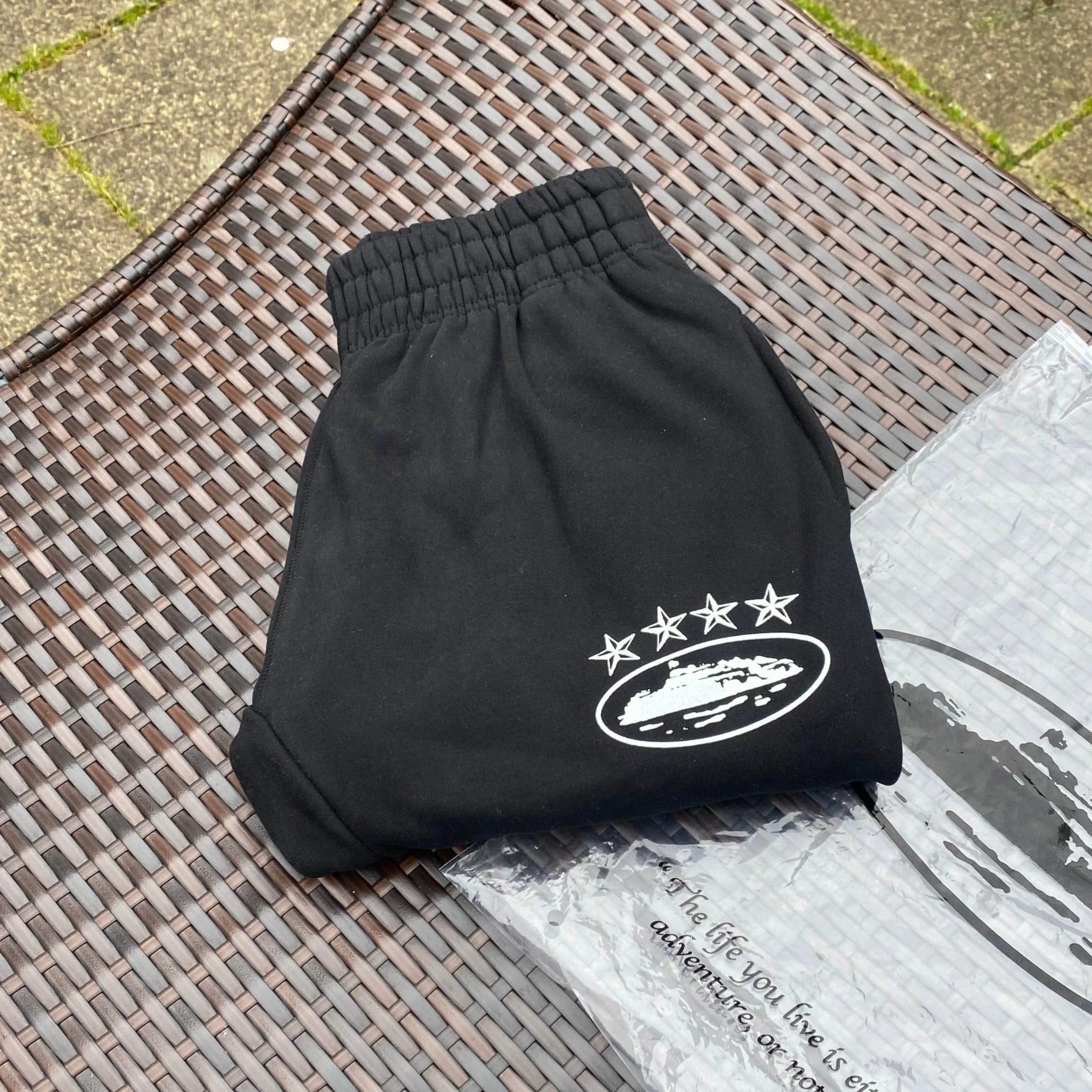 Corteiz Black/White 4 Starz Tracksuit - Image 3