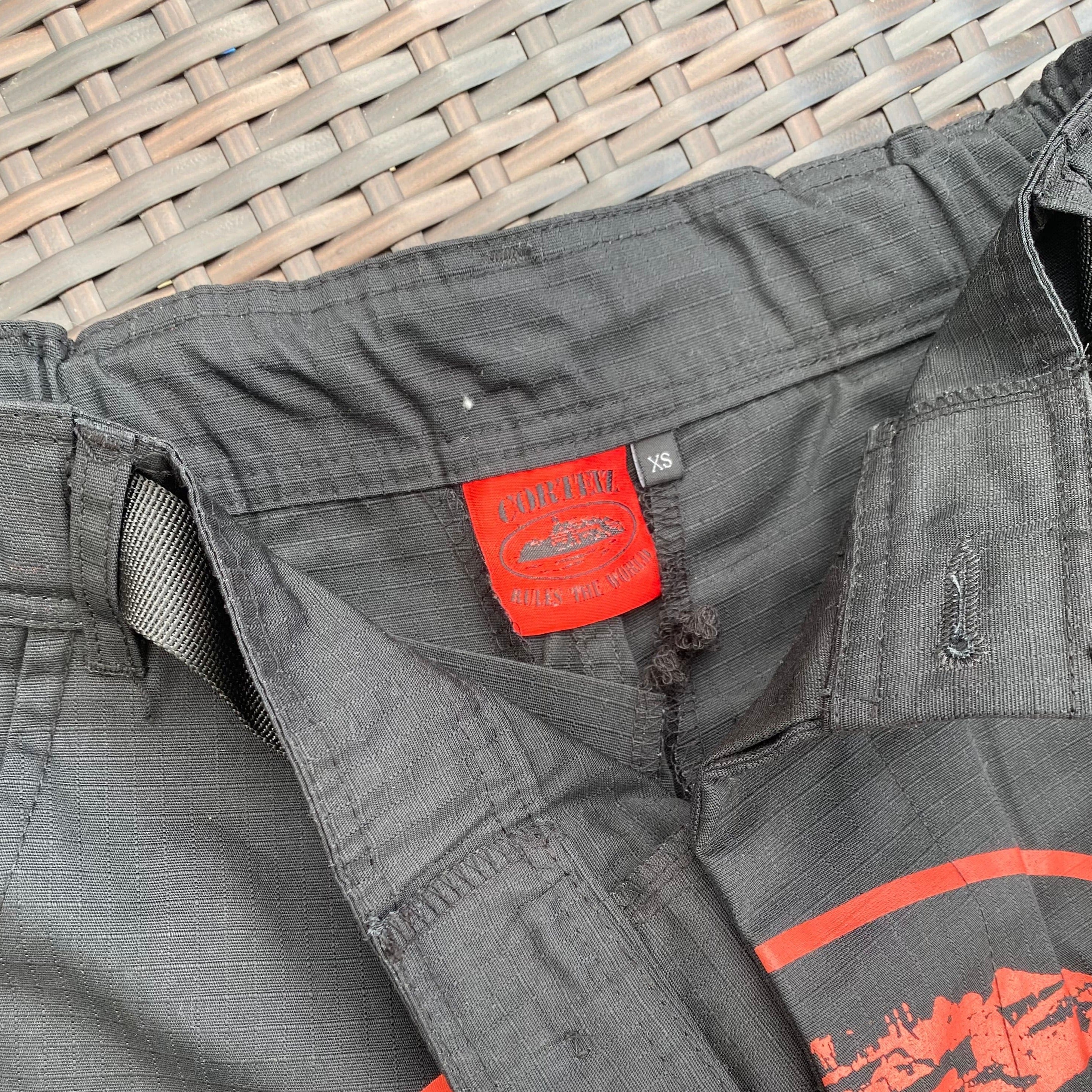 Corteiz Black/Red Guerilla Cargos - Image 3
