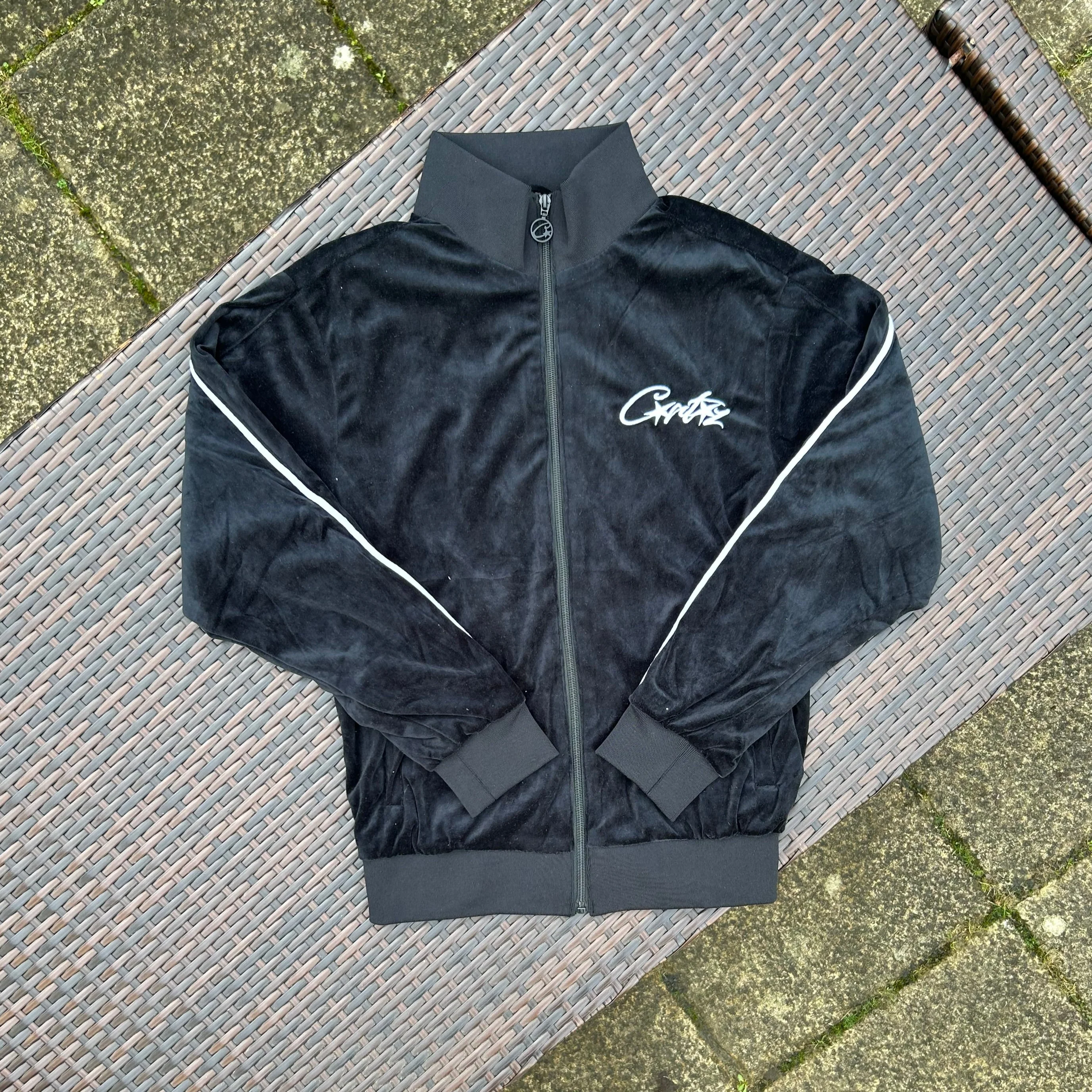 Corteiz Black Velour Tracksuit - Image 2