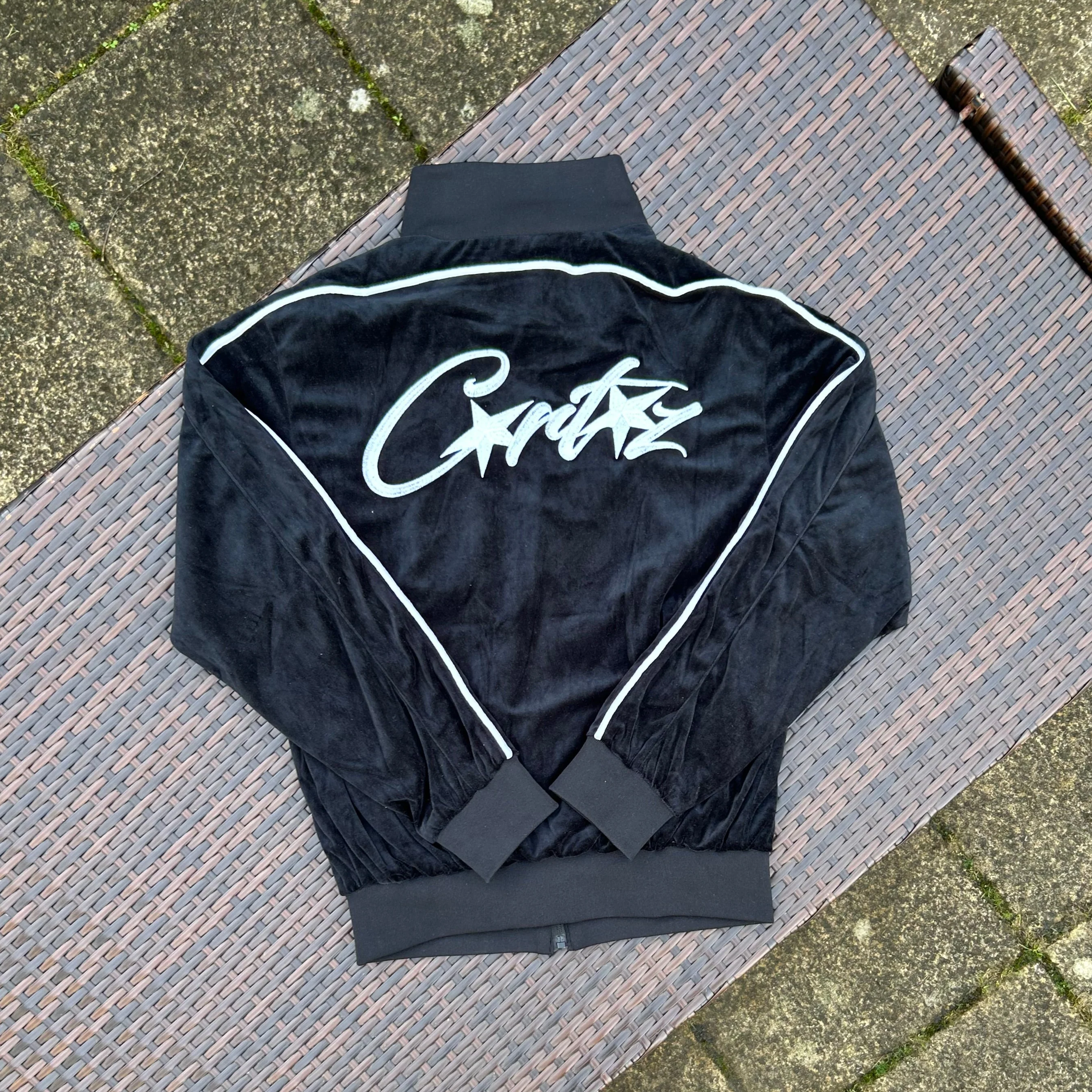 Corteiz Black Velour Tracksuit - Image 3