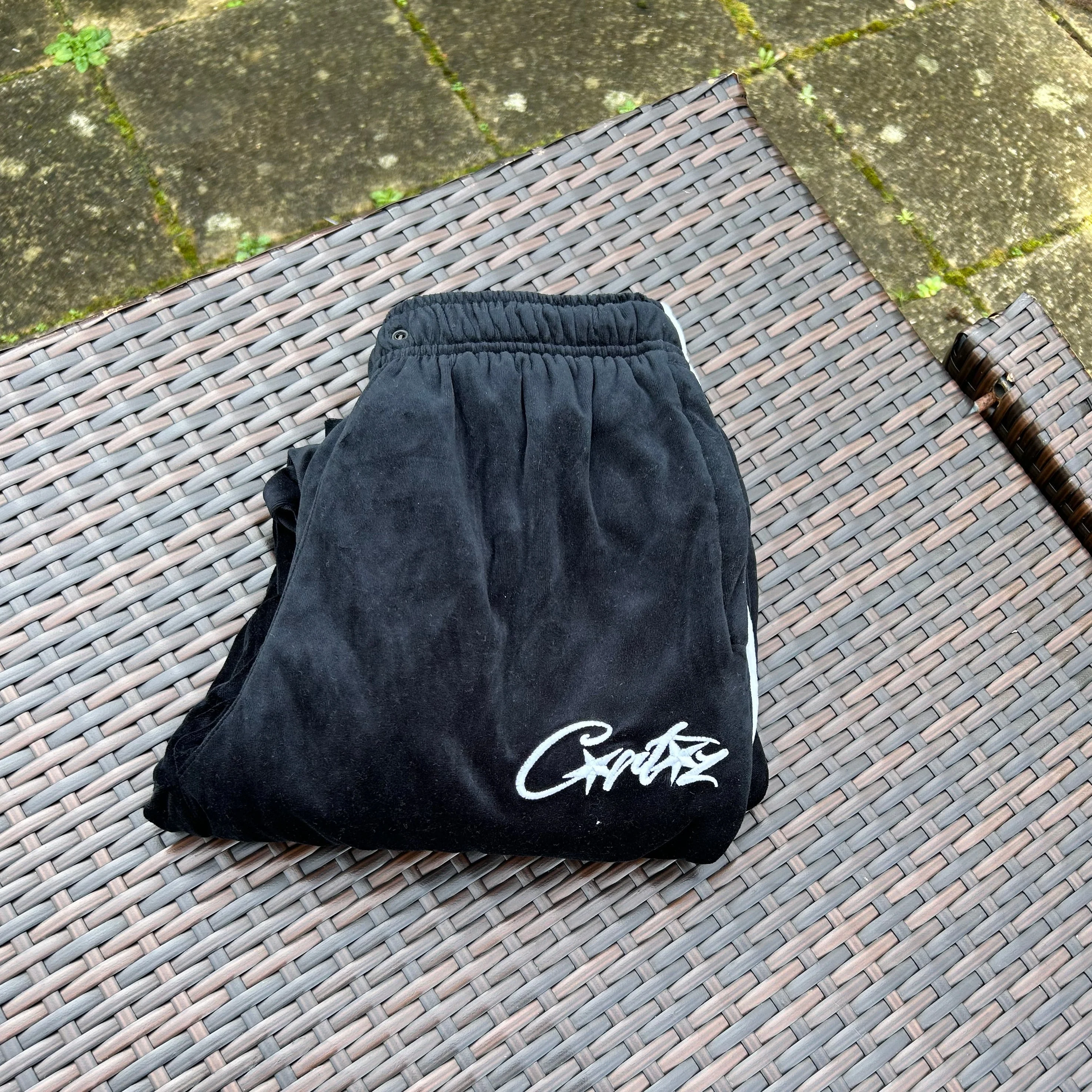Corteiz Black Velour Tracksuit - Image 4