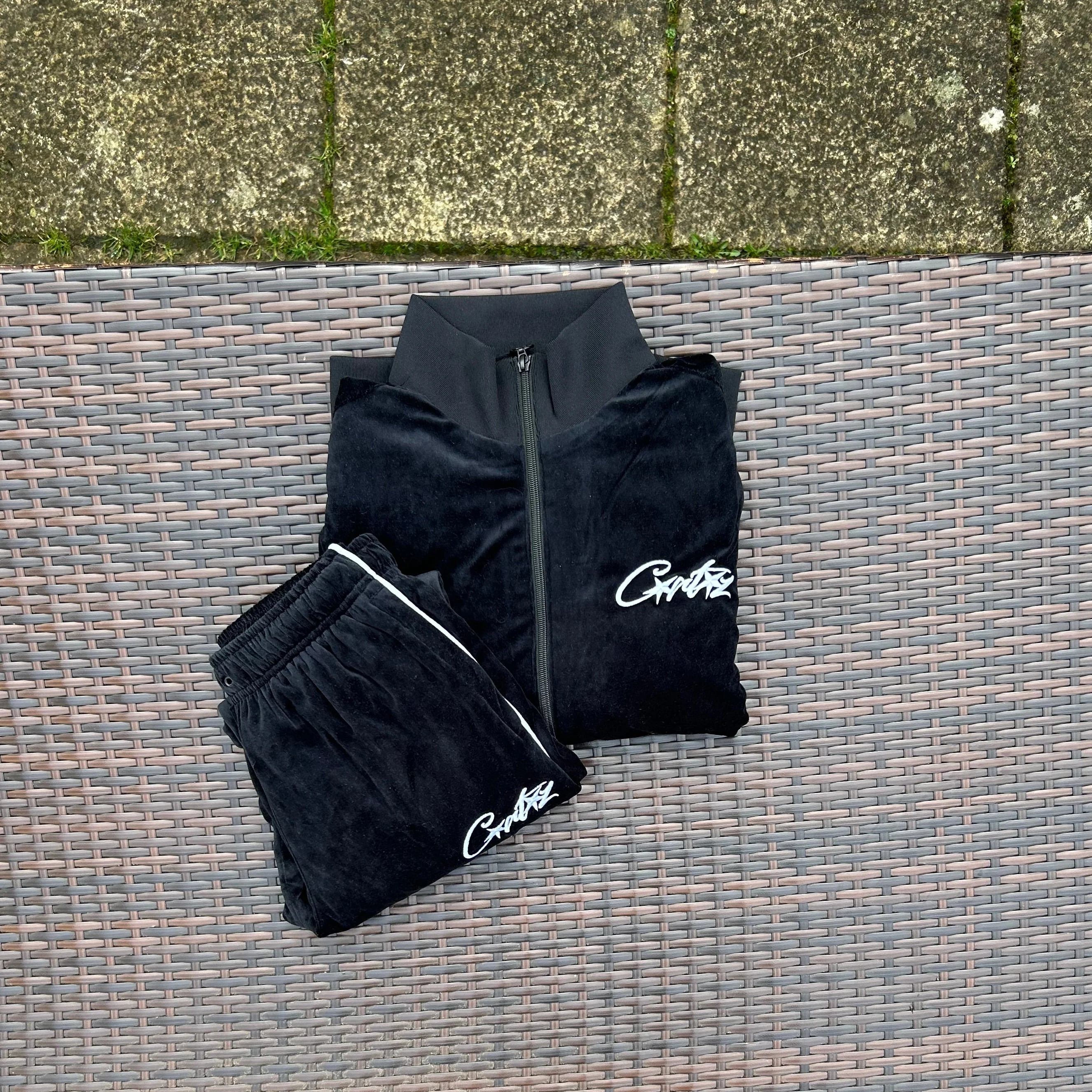 Corteiz Black Velour Tracksuit - Image 5
