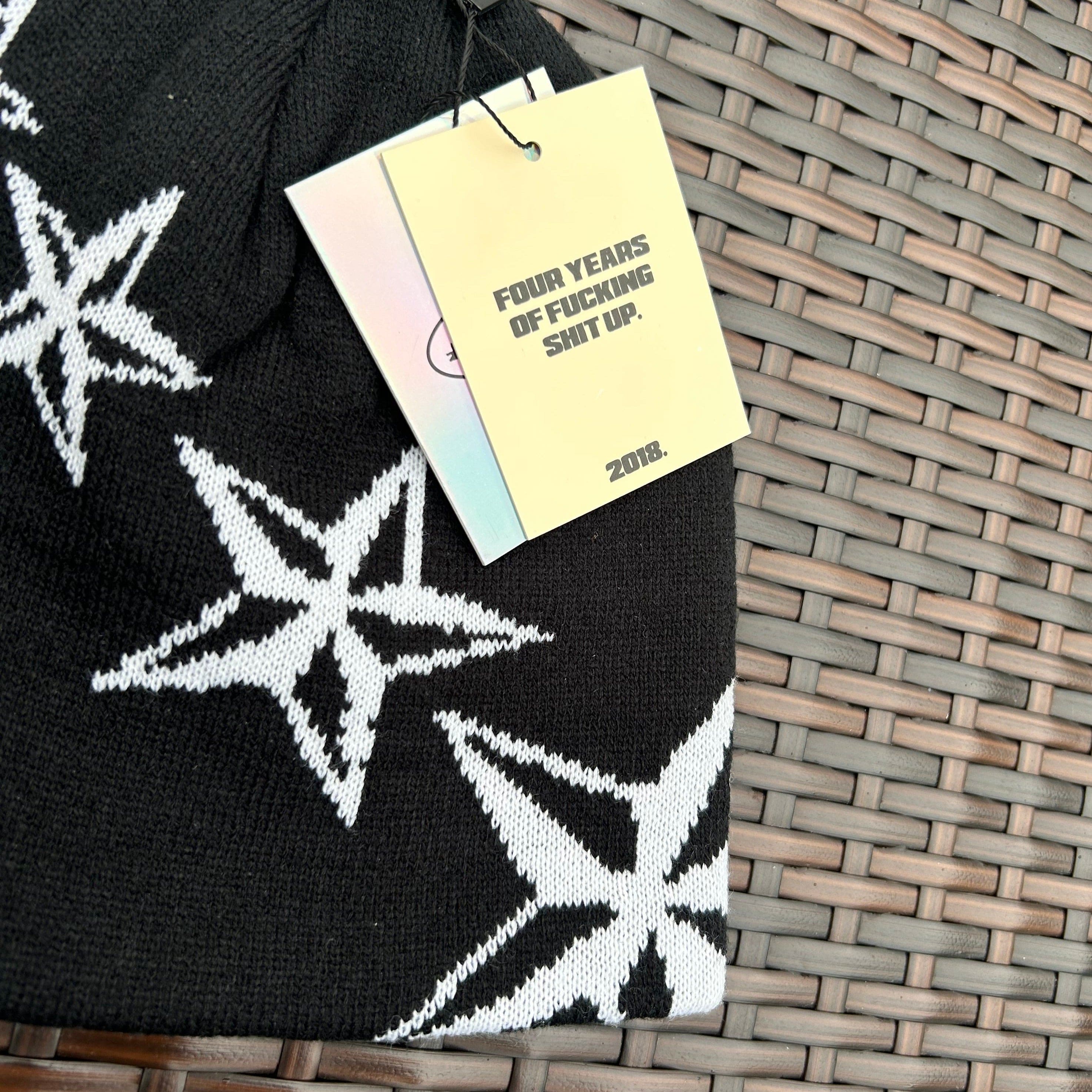 Corteiz Black/White "4 Starz" Beanie - Image 2
