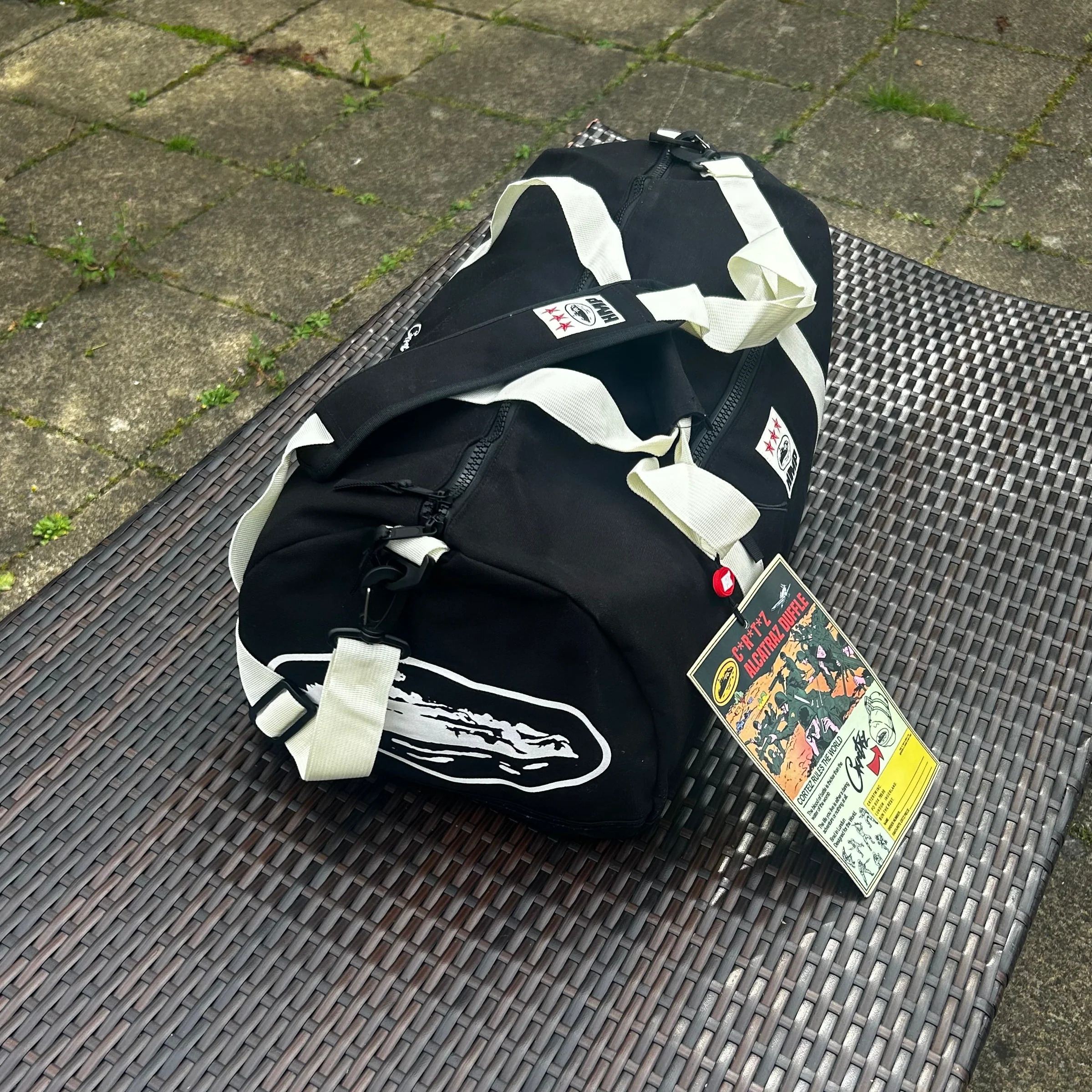 Corteiz Black/White HMP Duffle Bag - Image 3