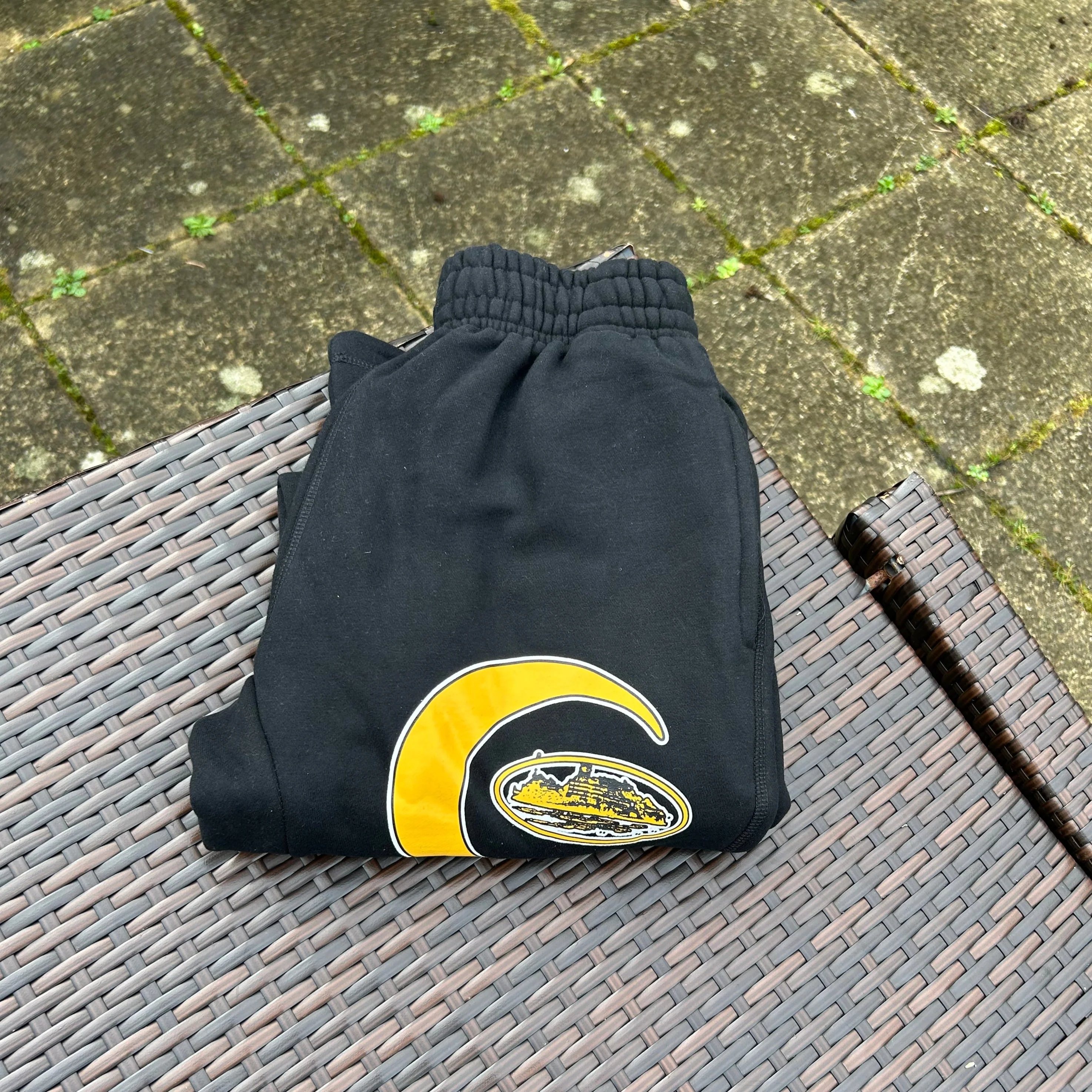 Corteiz Black/Yellow Alcatraz "Moon" Tracksuit - Image 3