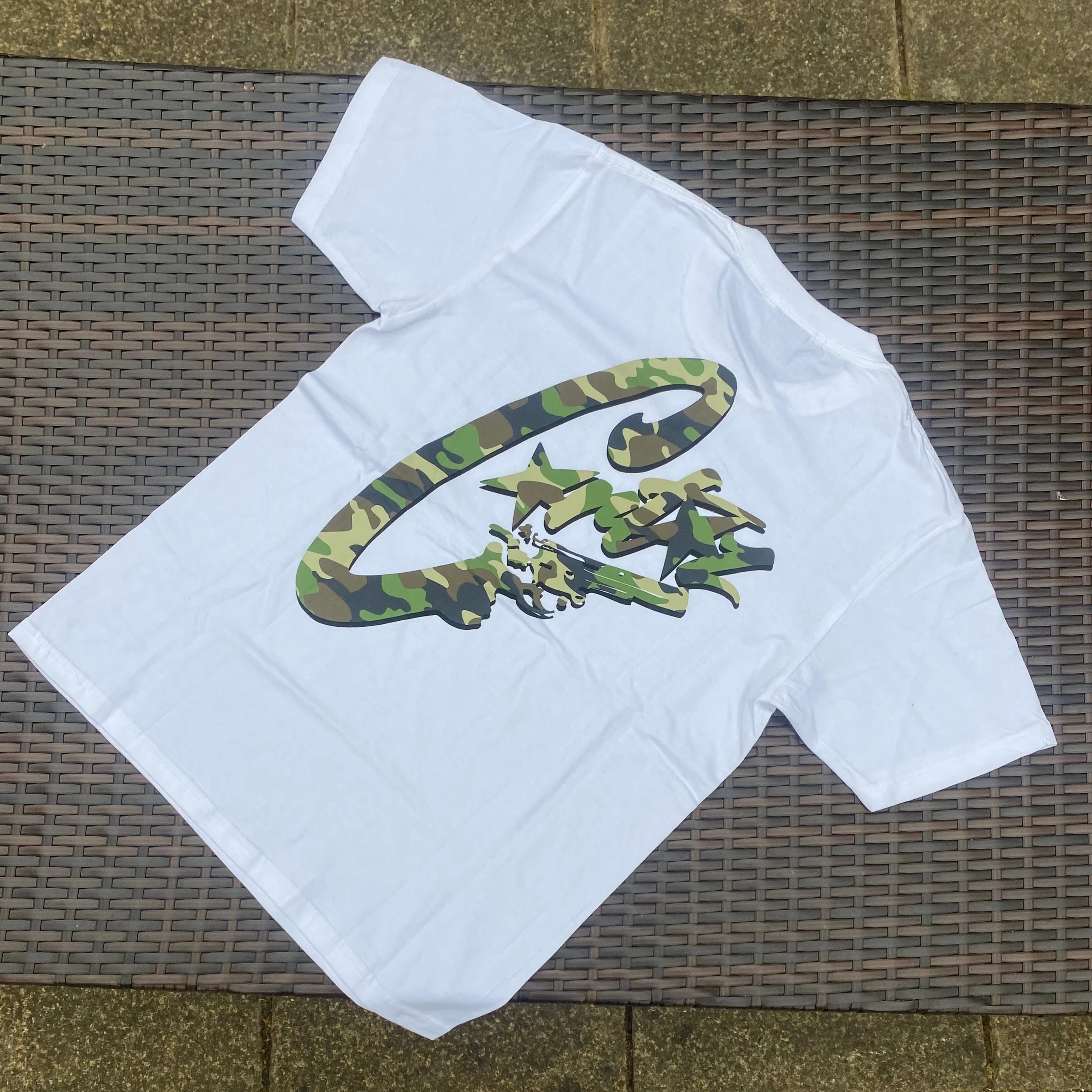 Corteiz White/Camo "Gunslinger" T Shirt - Image 3