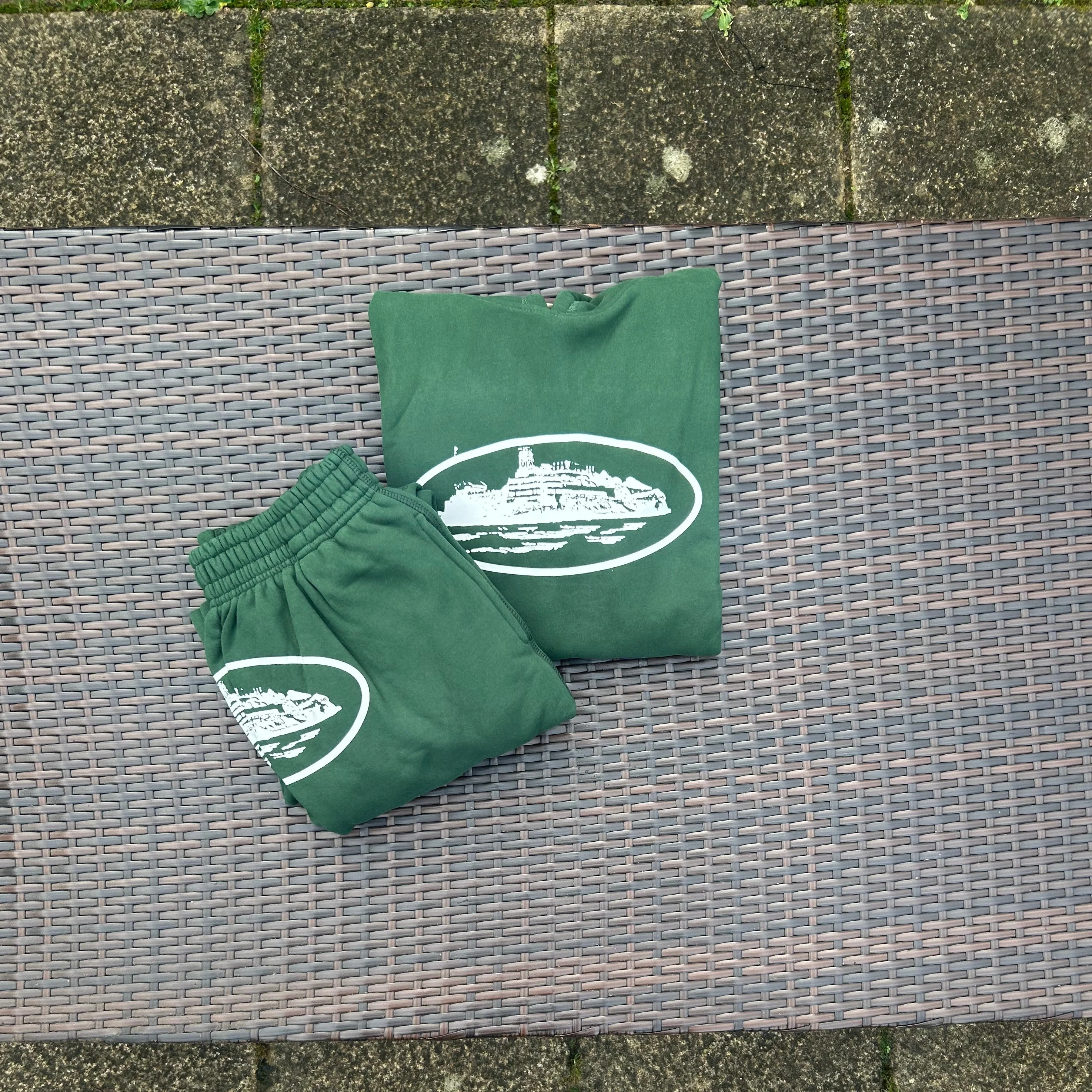 Corteiz Dark Green/White Alcatraz Tracksuit - Image 4