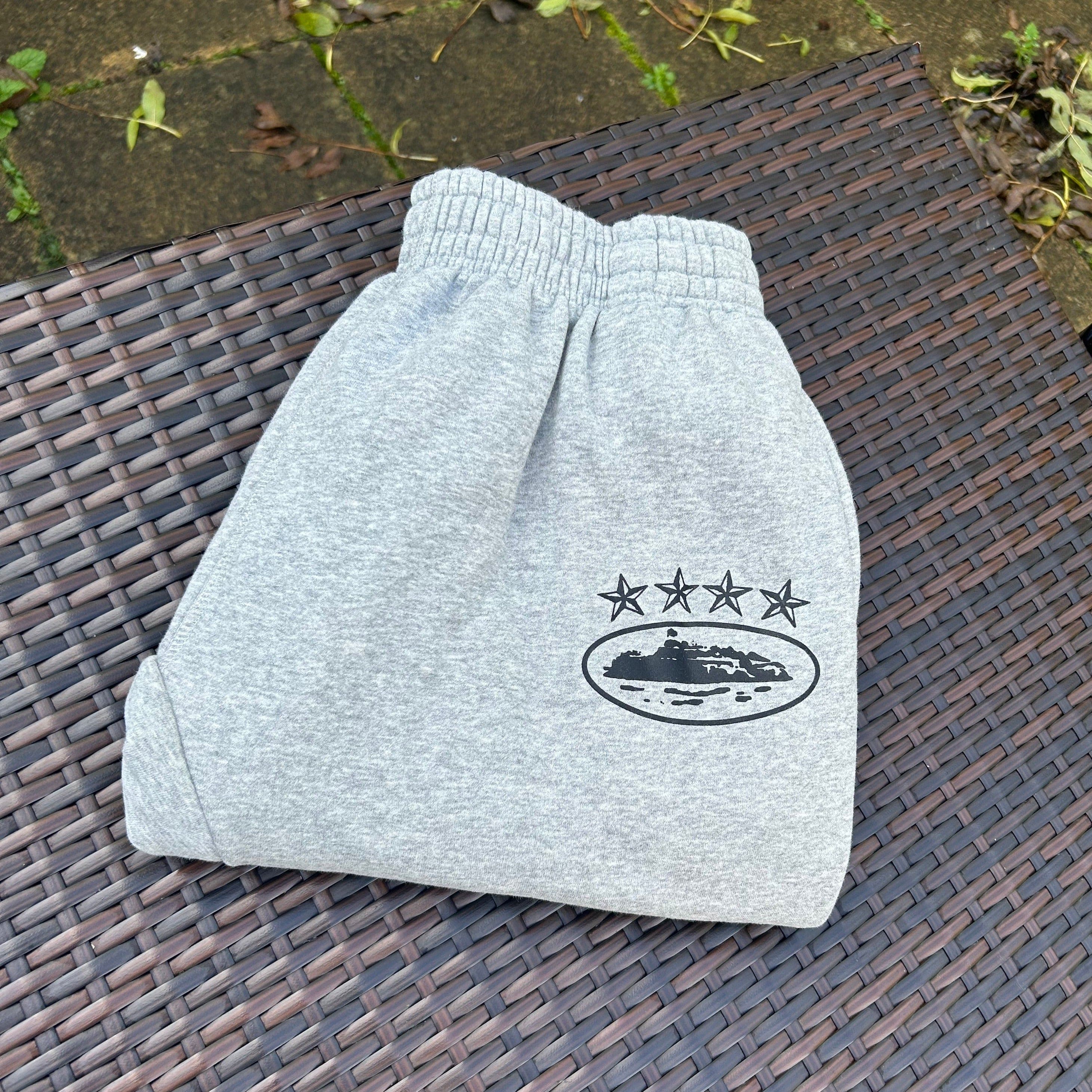 Corteiz Grey/Black 4 Starz Tracksuit - Image 3