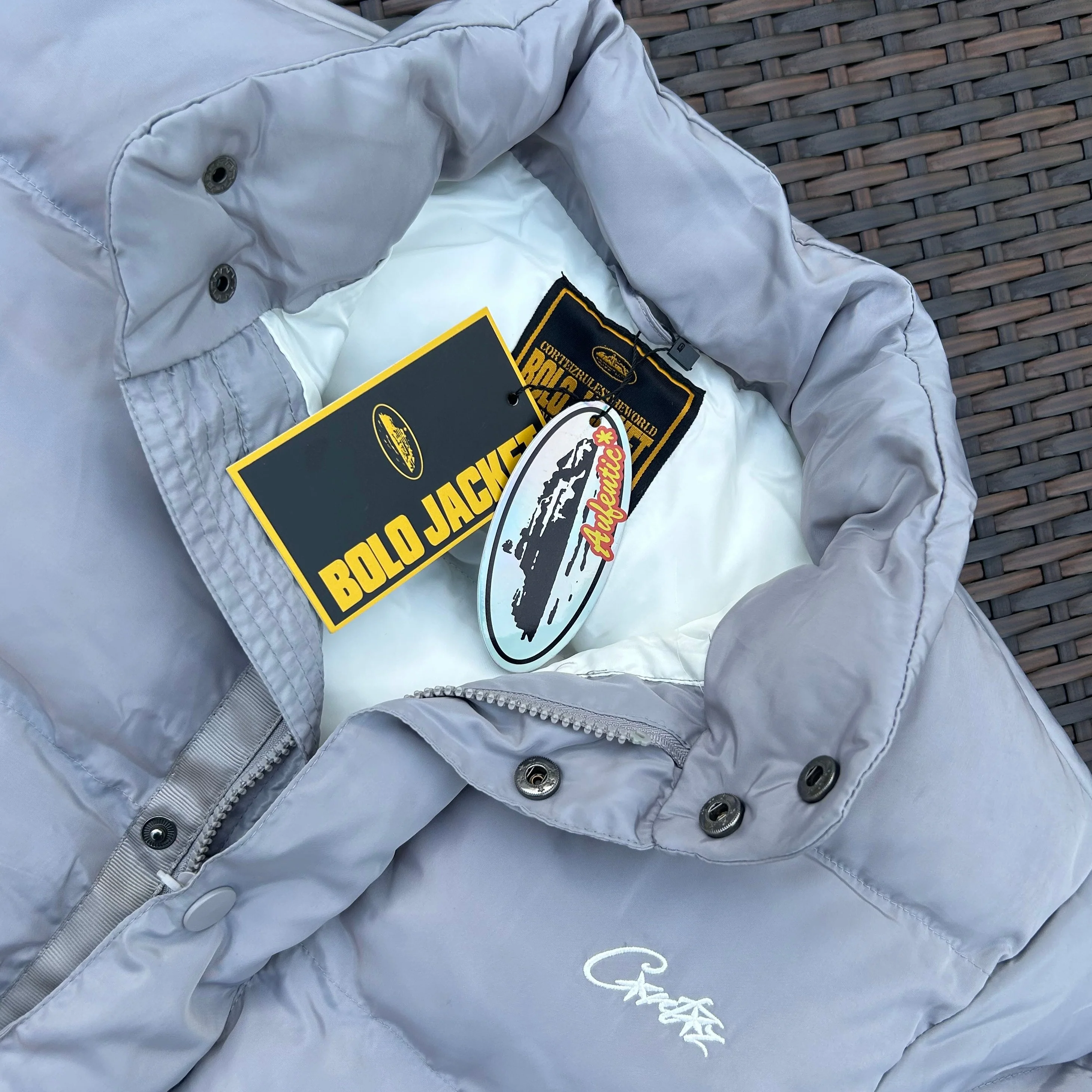 Corteiz Grey/White "Bolo" Puffer Jacket - Image 3