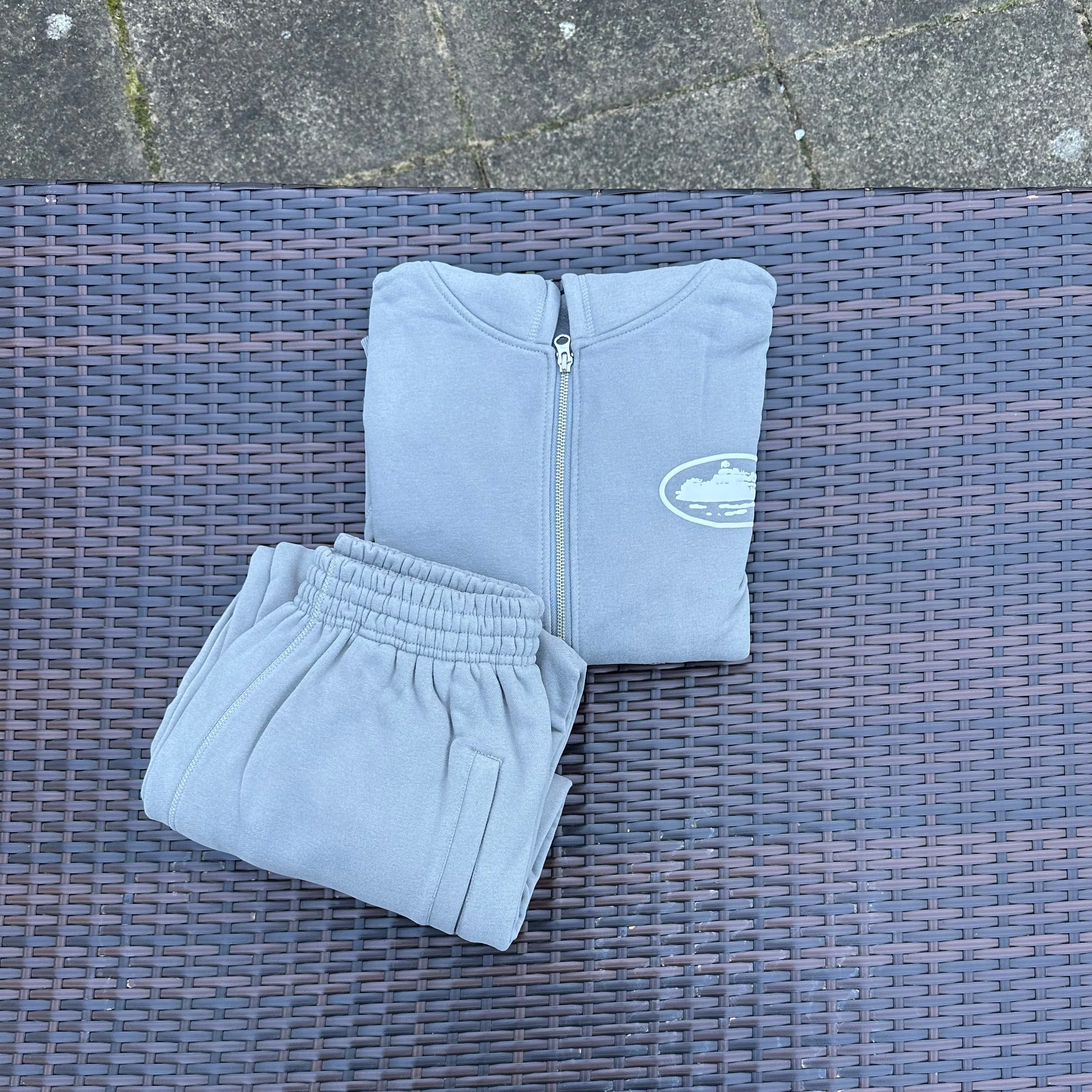 Corteiz RTW Grey Island Puff Print Tracksuit - Image 2