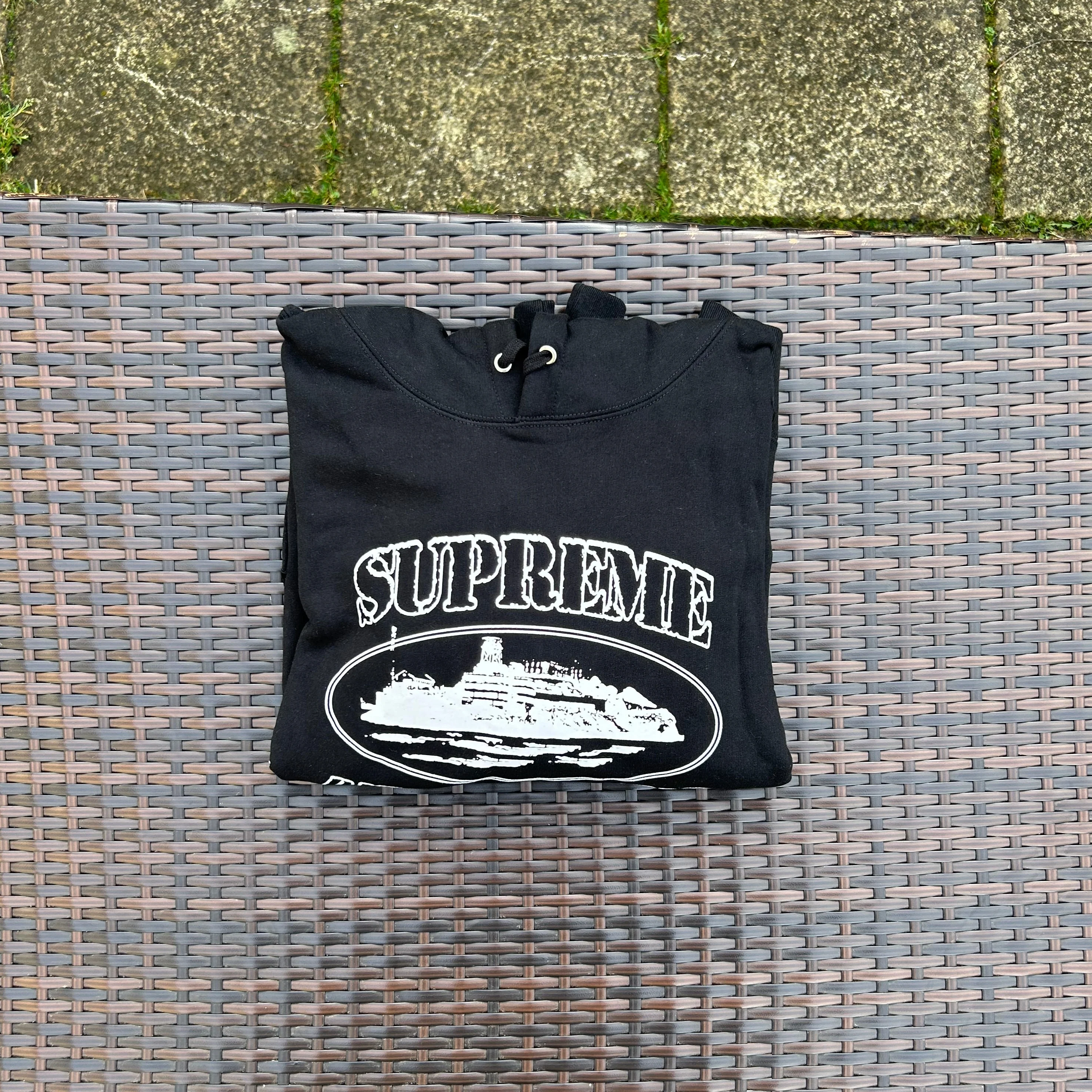 Corteiz x Supreme Black/White "Rule The World" Hoodie - Image 3