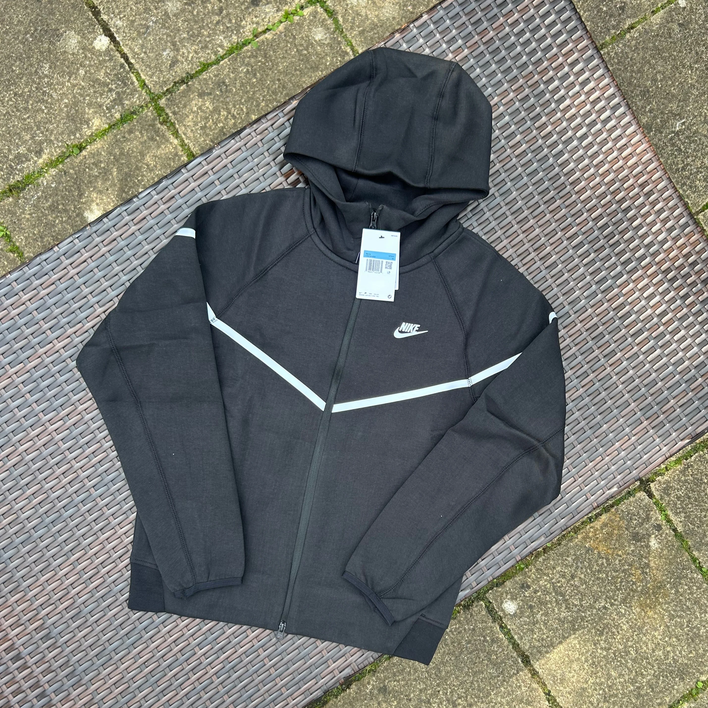 Nike Black Sportswear Tech Fleece (2024 Season) - Image 2