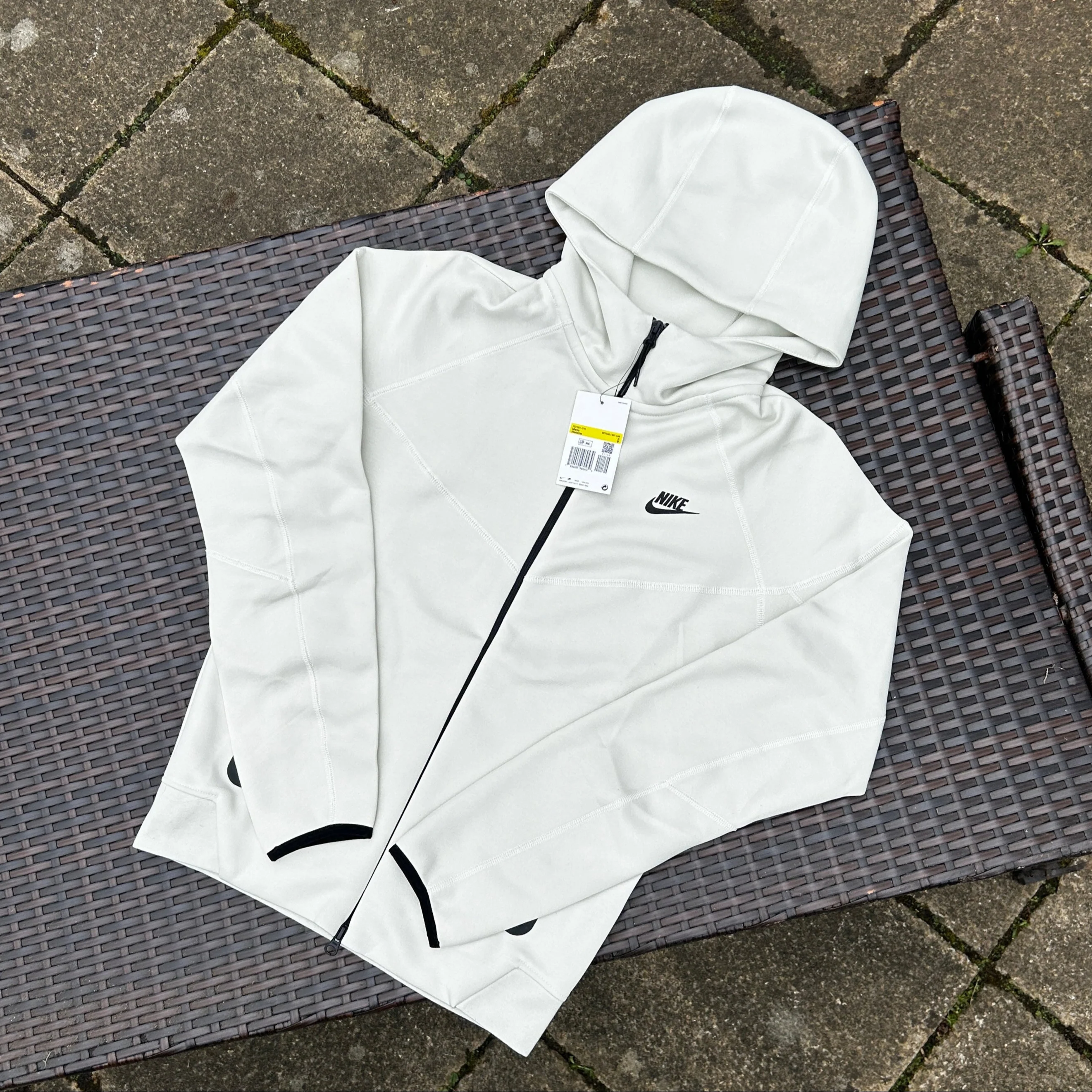 Nike Cream Sportswear Tech Fleece (2023 Season) - Image 2
