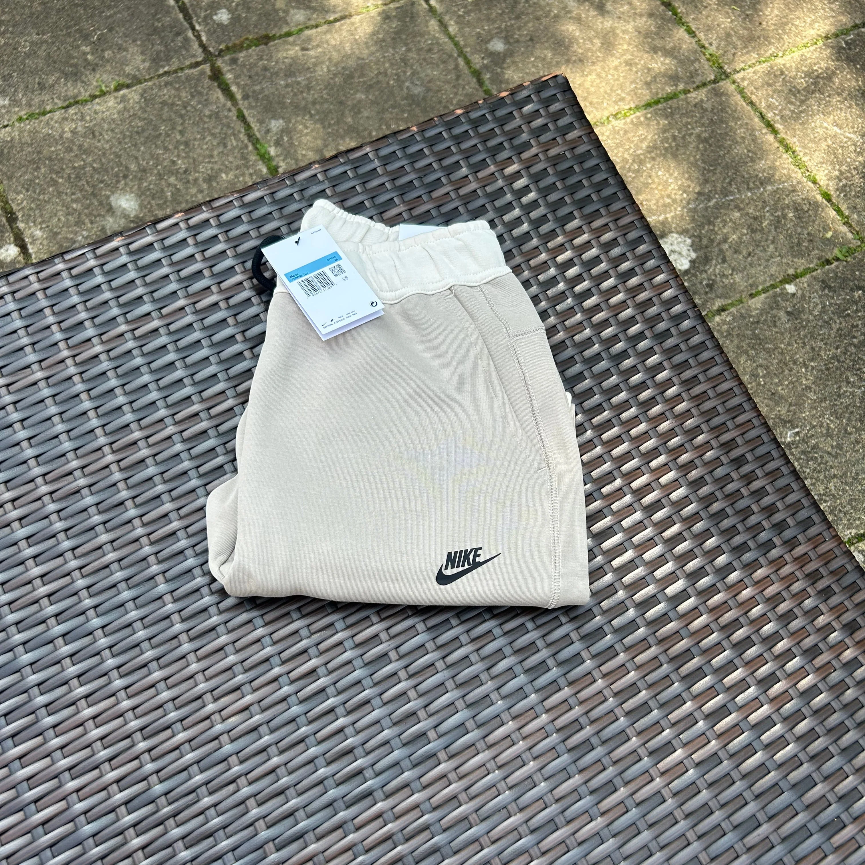Nike Cream/Beige Sportswear Tech Fleece (2024 Season) - Image 3