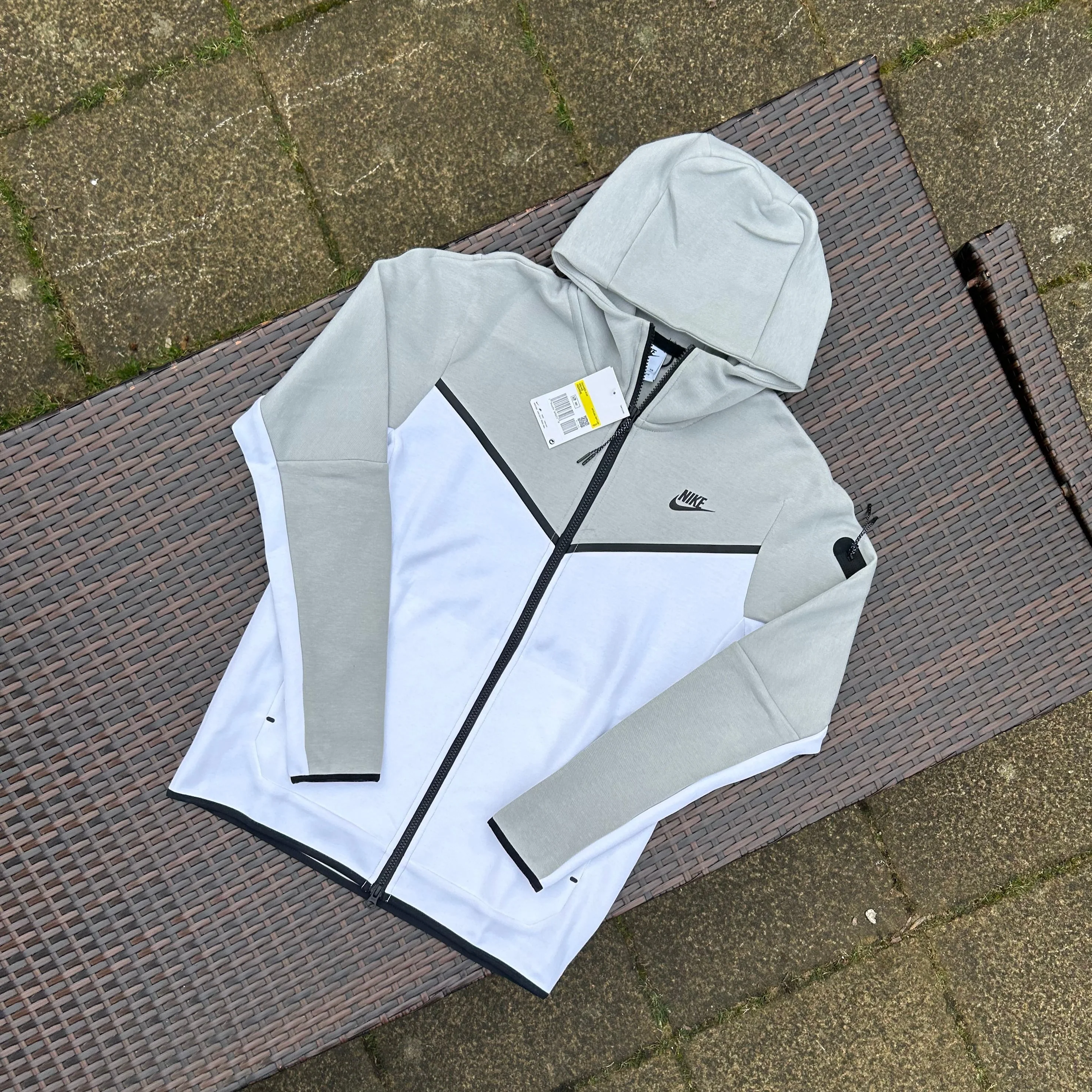 Nike Light Smoke Grey/White Sportswear Tech Fleece - Image 2