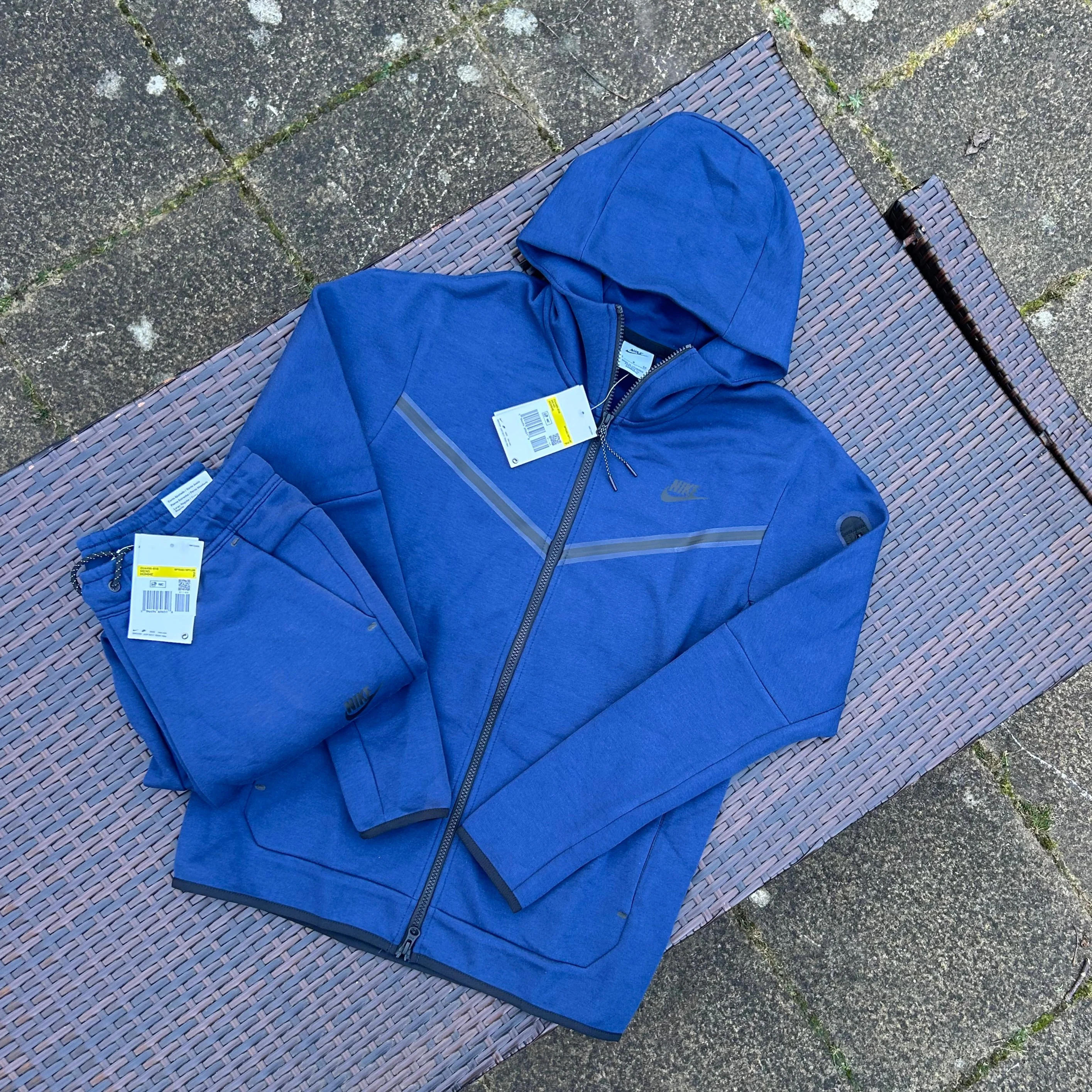 Nike Dark Blue Sportswear Tech Fleece