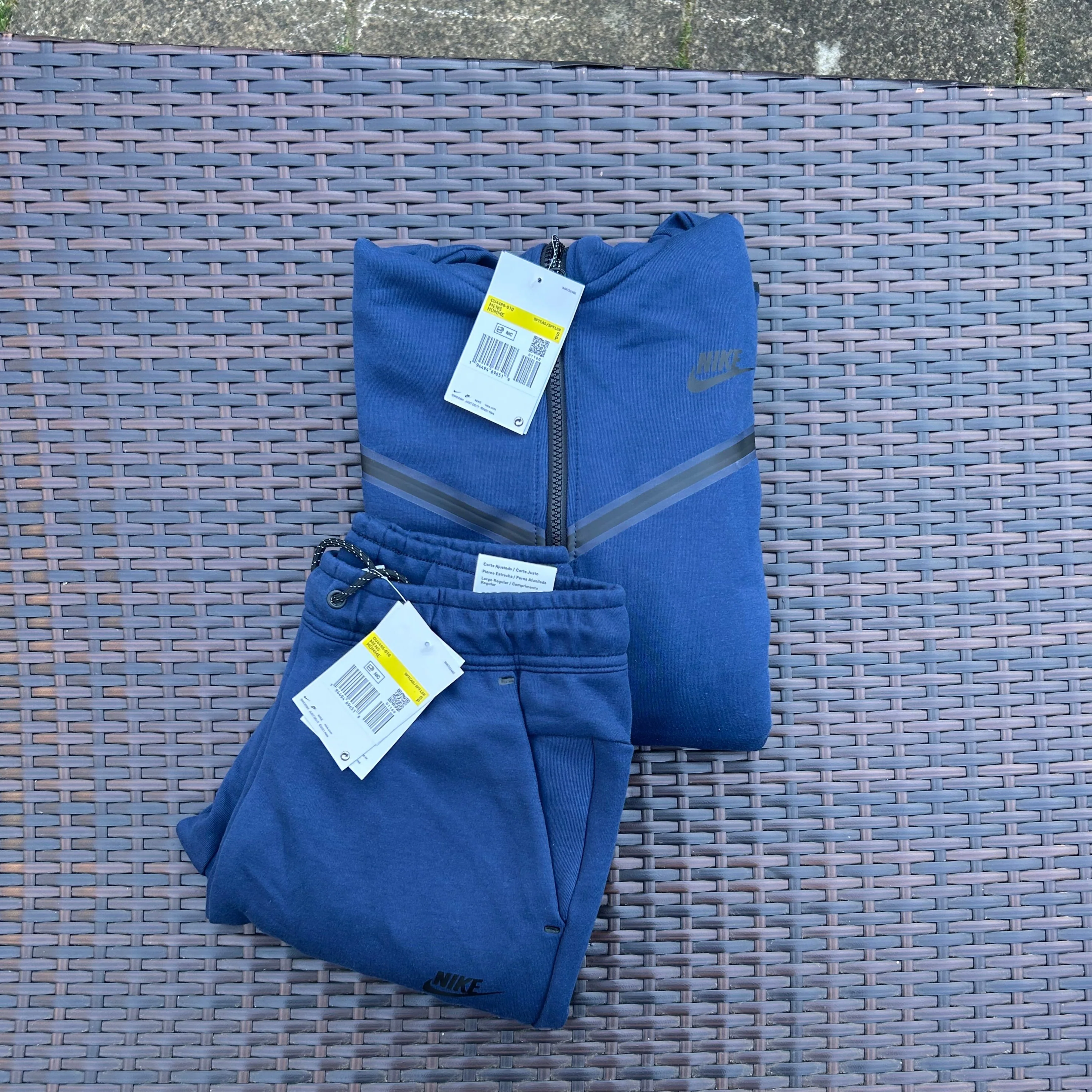 Nike Dark Blue Sportswear Tech Fleece - Image 4