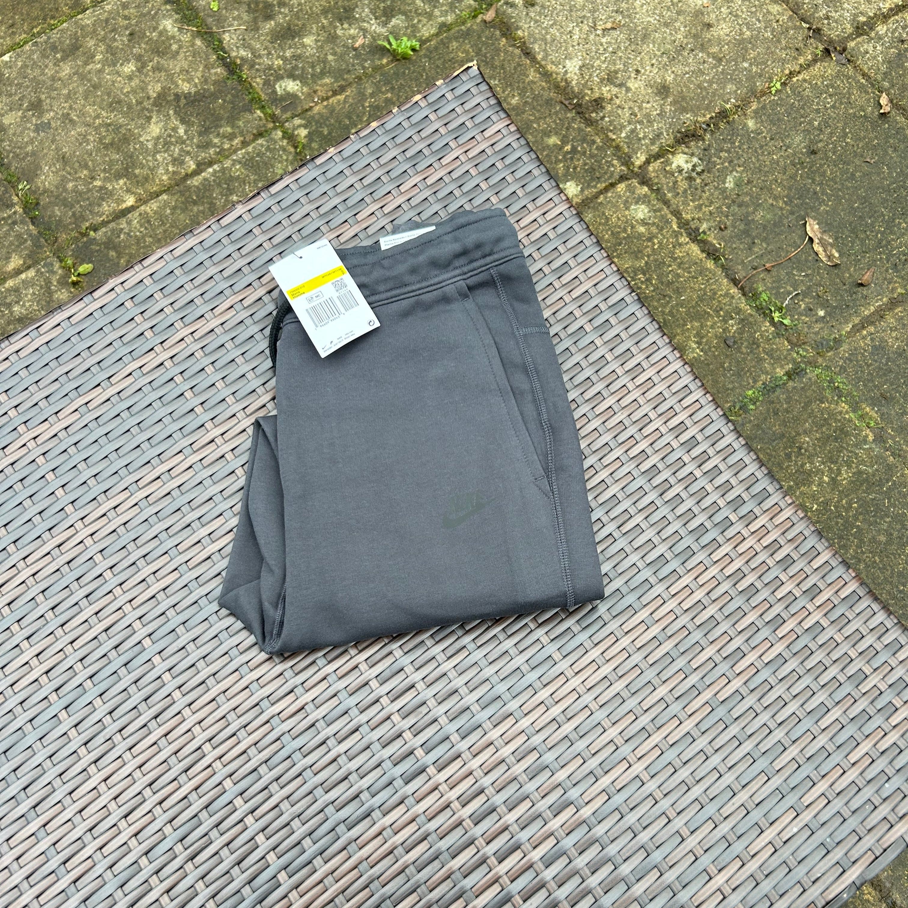Nike Grey/Black Sportswear Tech Fleece (2023 Season) - Image 3