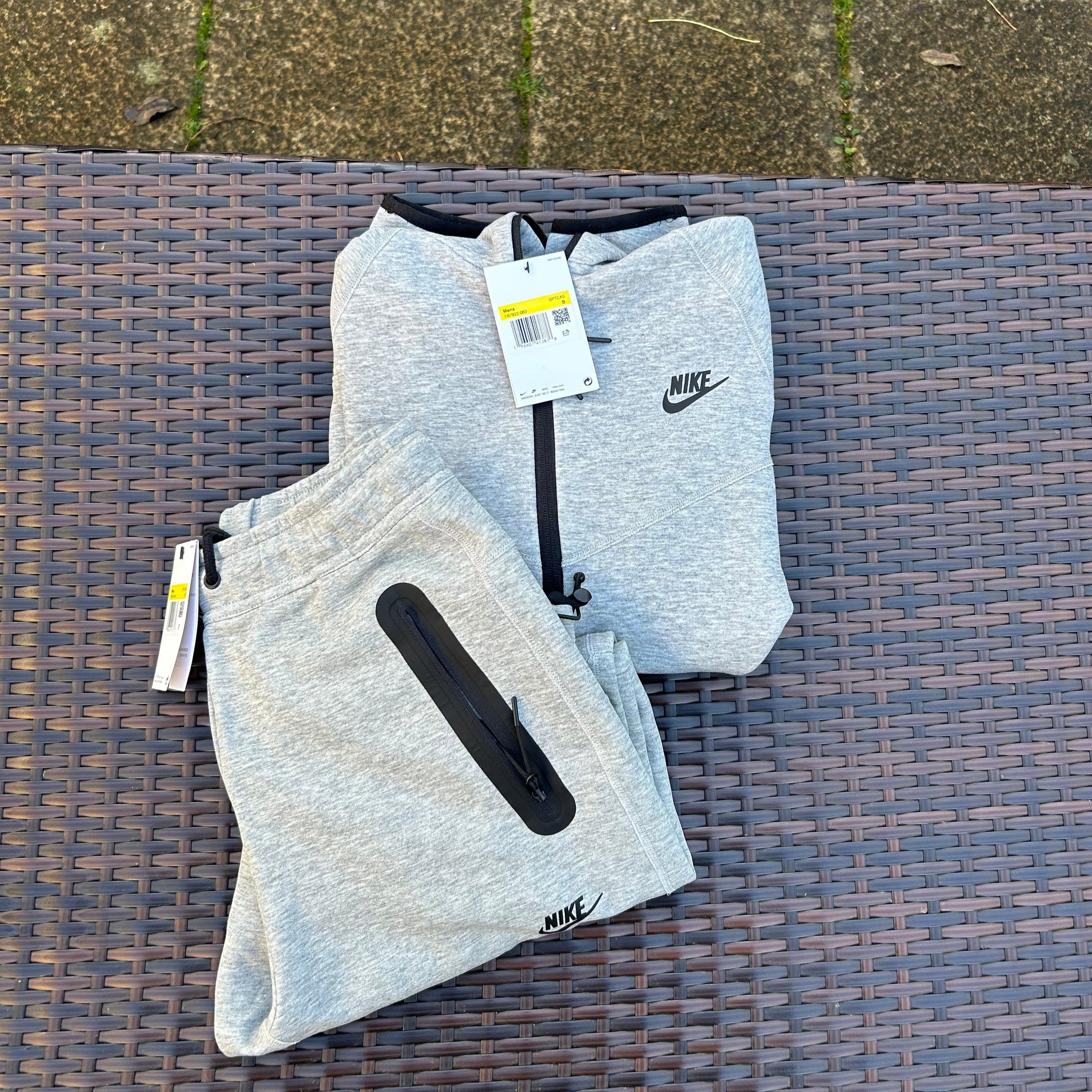 Nike Grey Sportswear Tech Fleece (2023 Season) - Image 4
