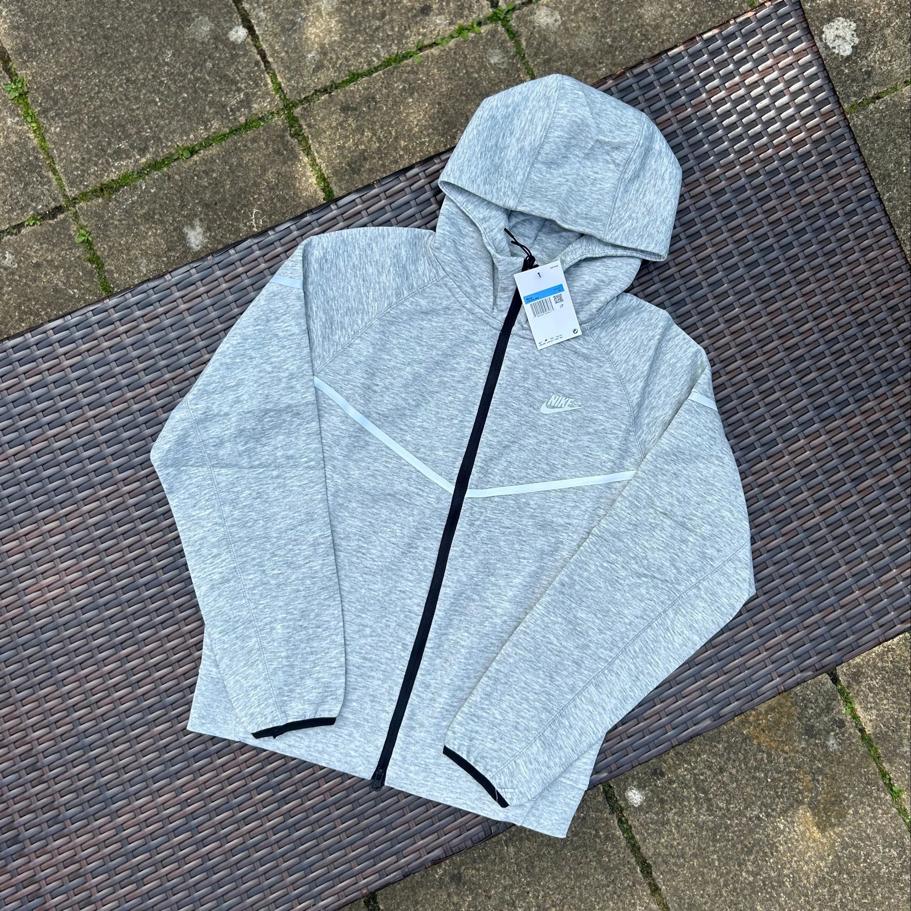 Nike Grey Sportswear Tech Fleece (2024 Season) - Image 2