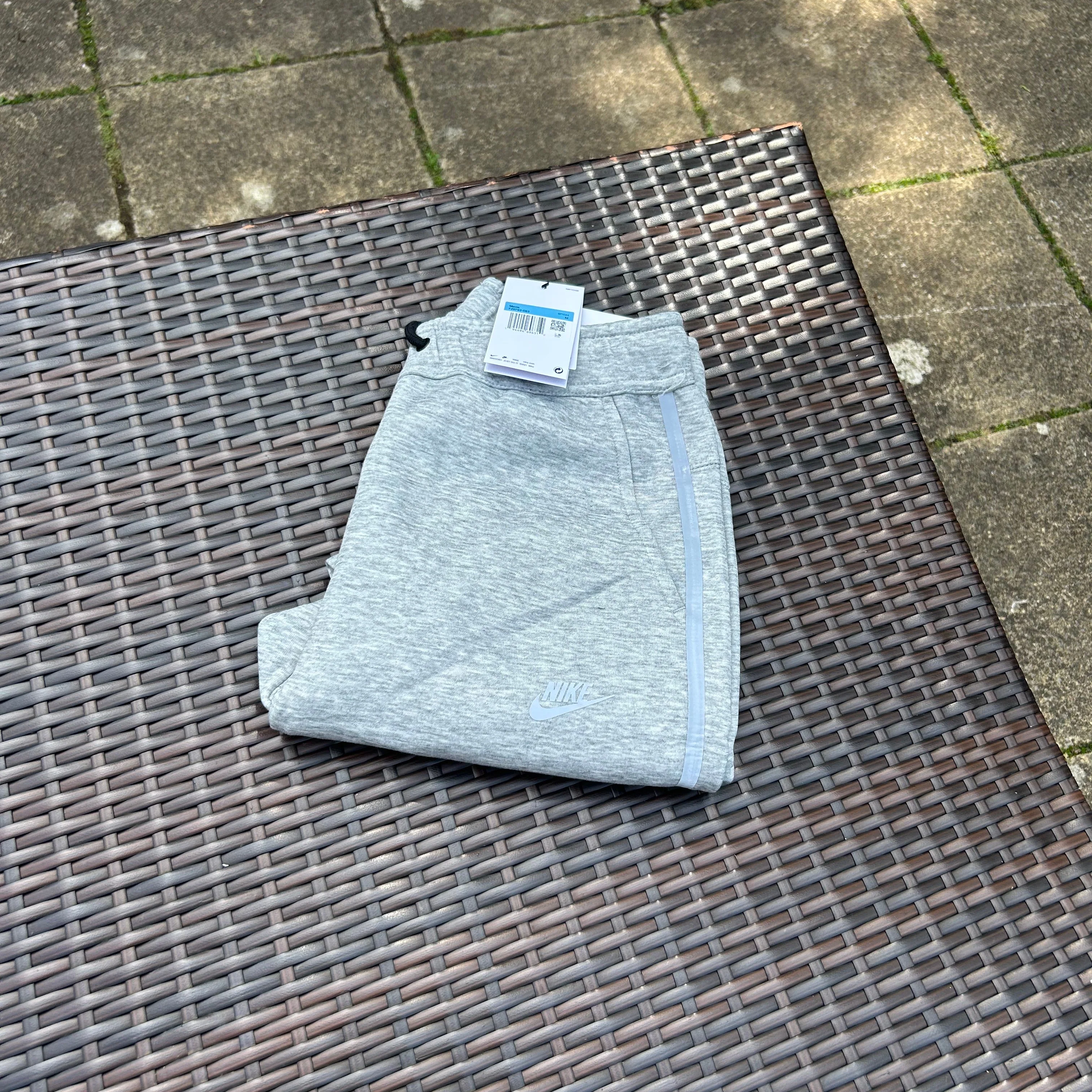 Nike Grey Sportswear Tech Fleece (2024 Season) - Image 3