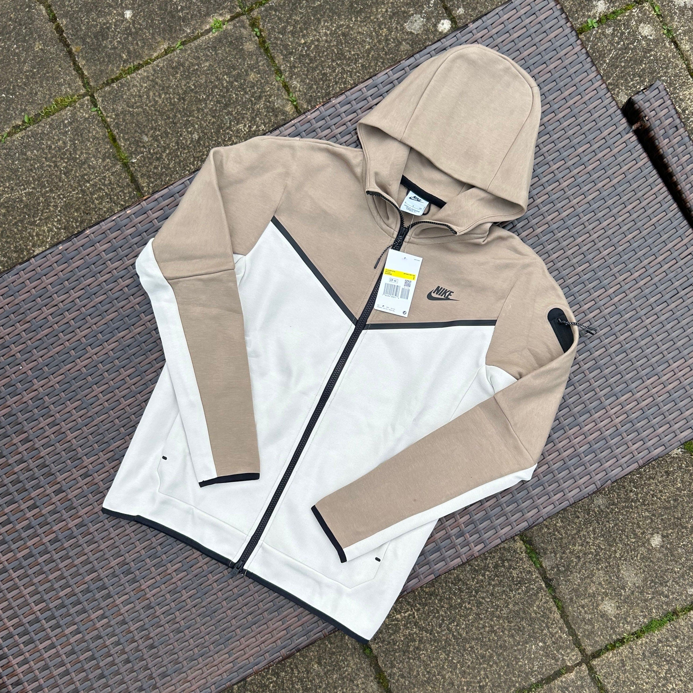 Nike Light Brown/Cream Sportswear Tech Fleece - Image 2