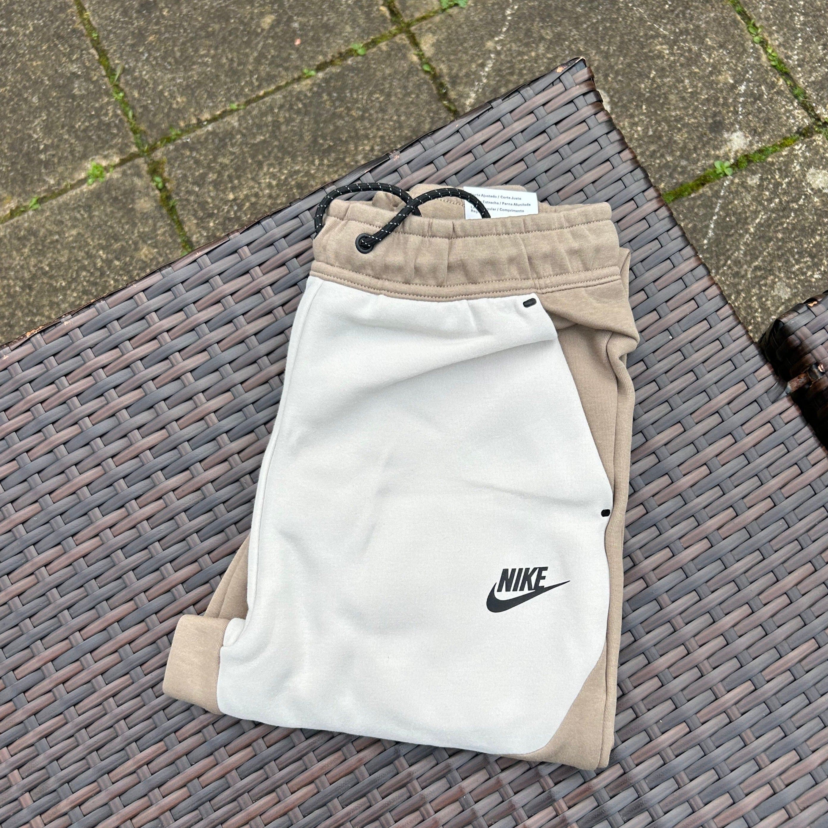 Nike Light Brown/Cream Sportswear Tech Fleece - Image 3