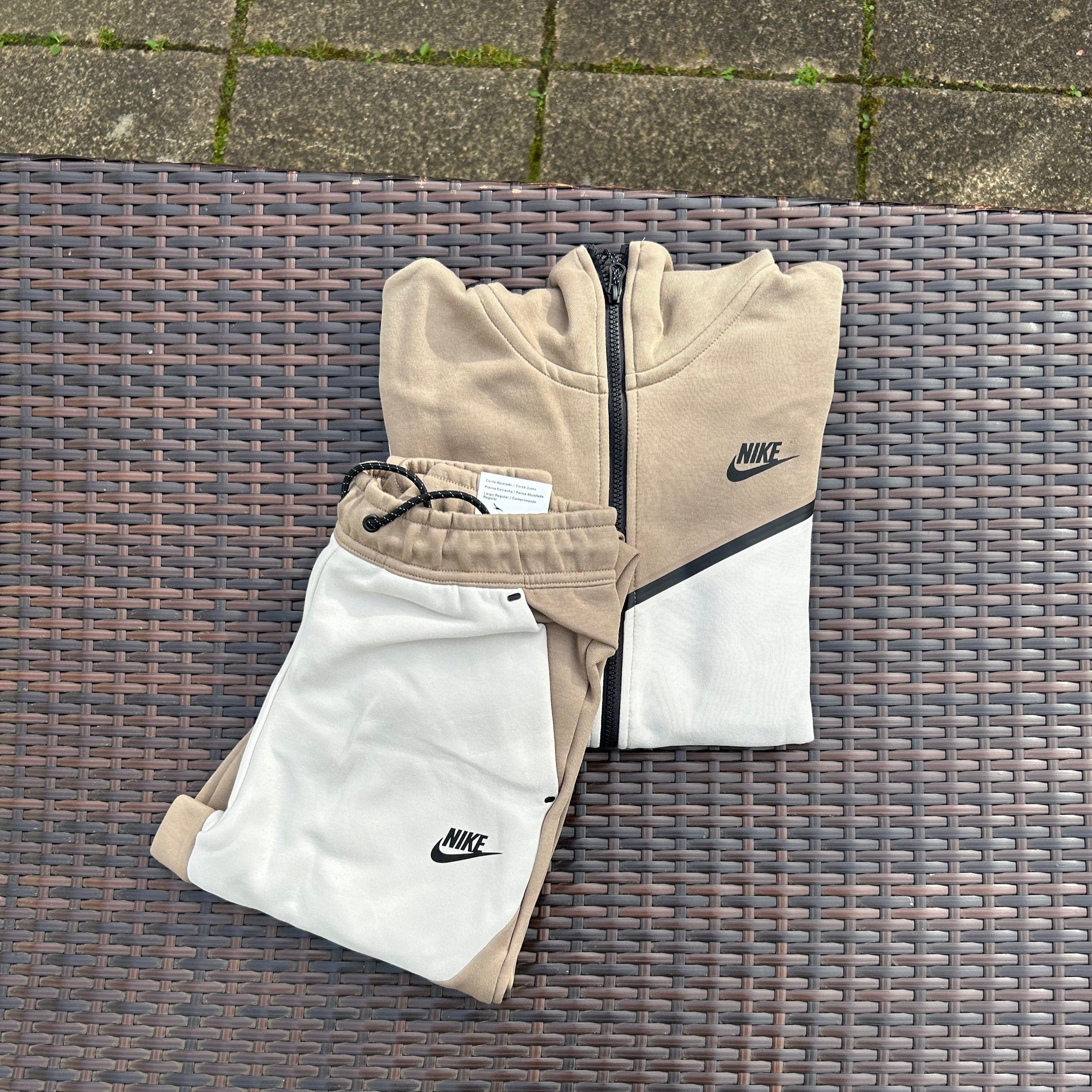Nike Light Brown/Cream Sportswear Tech Fleece - Image 4