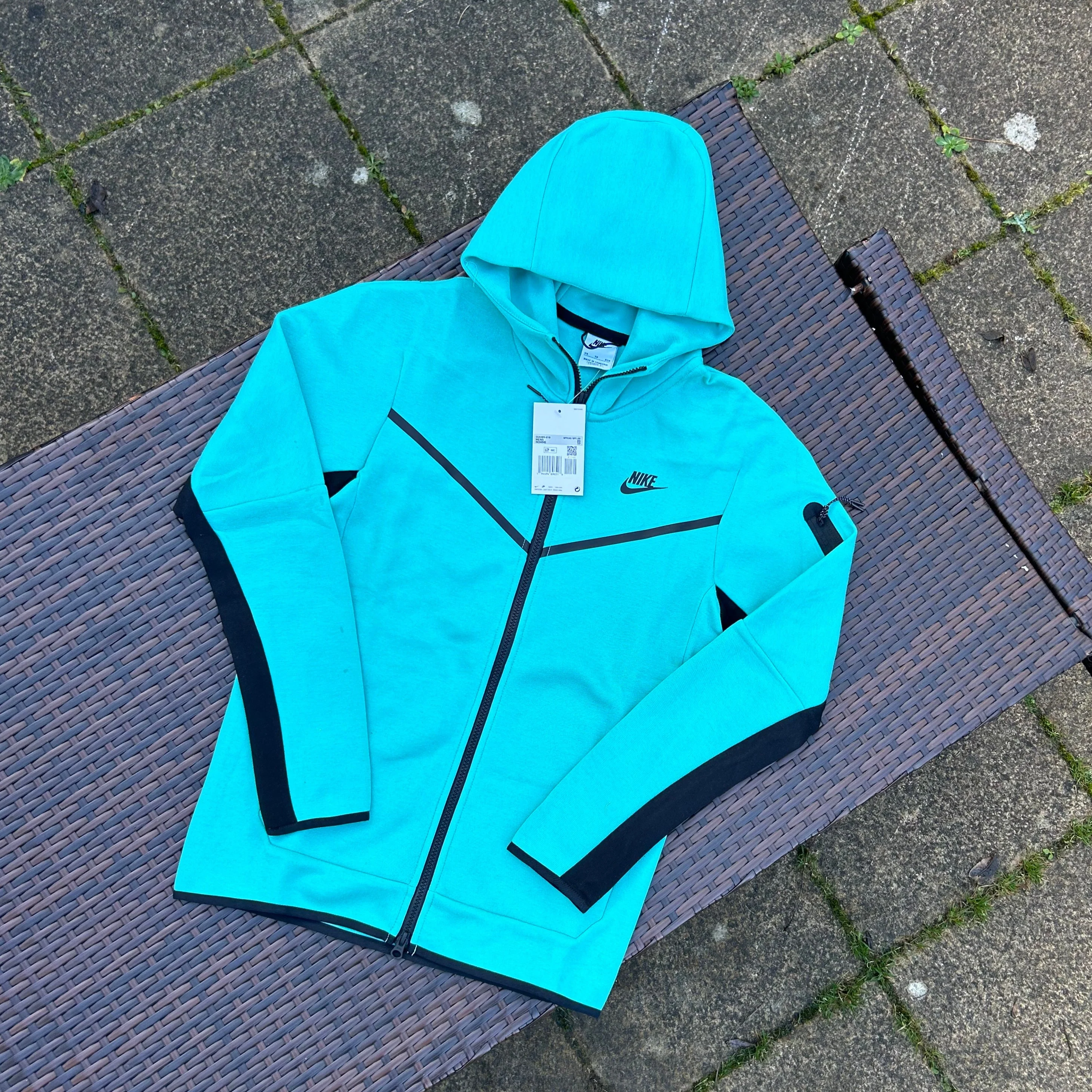 Nike "Teal/Black" Sportswear Tech Fleece - Image 2