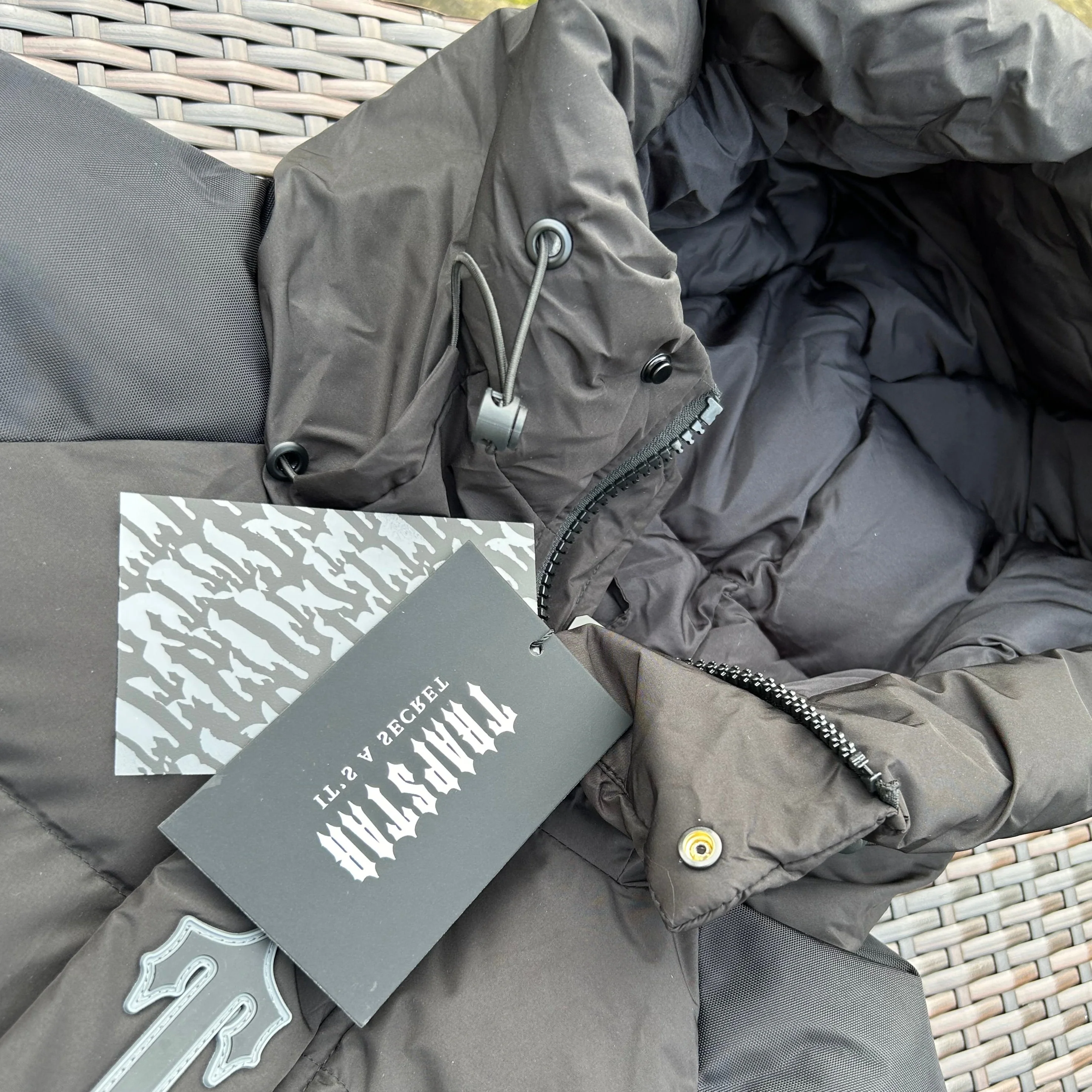 Trapstar Black "Arch AW23" Puffer Jacket - Image 3
