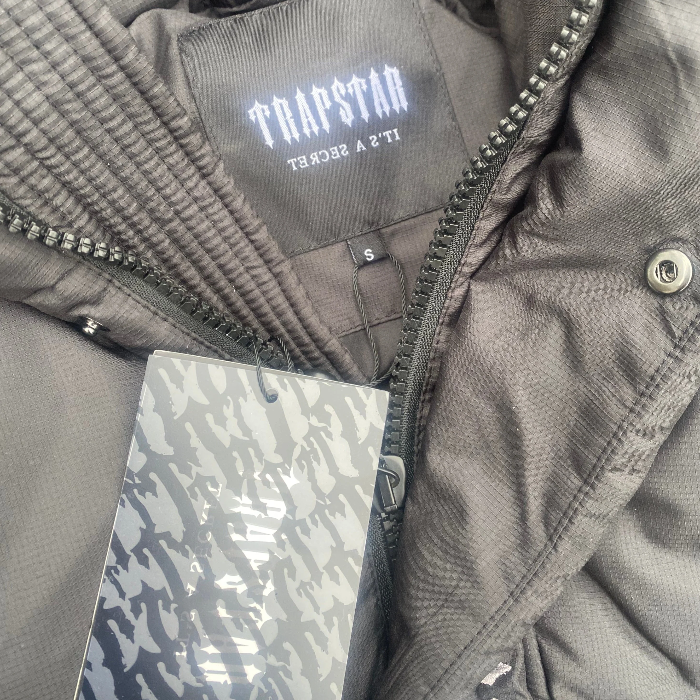 Trapstar Black "Decoded" Puffer Jacket 2.0 - Image 3